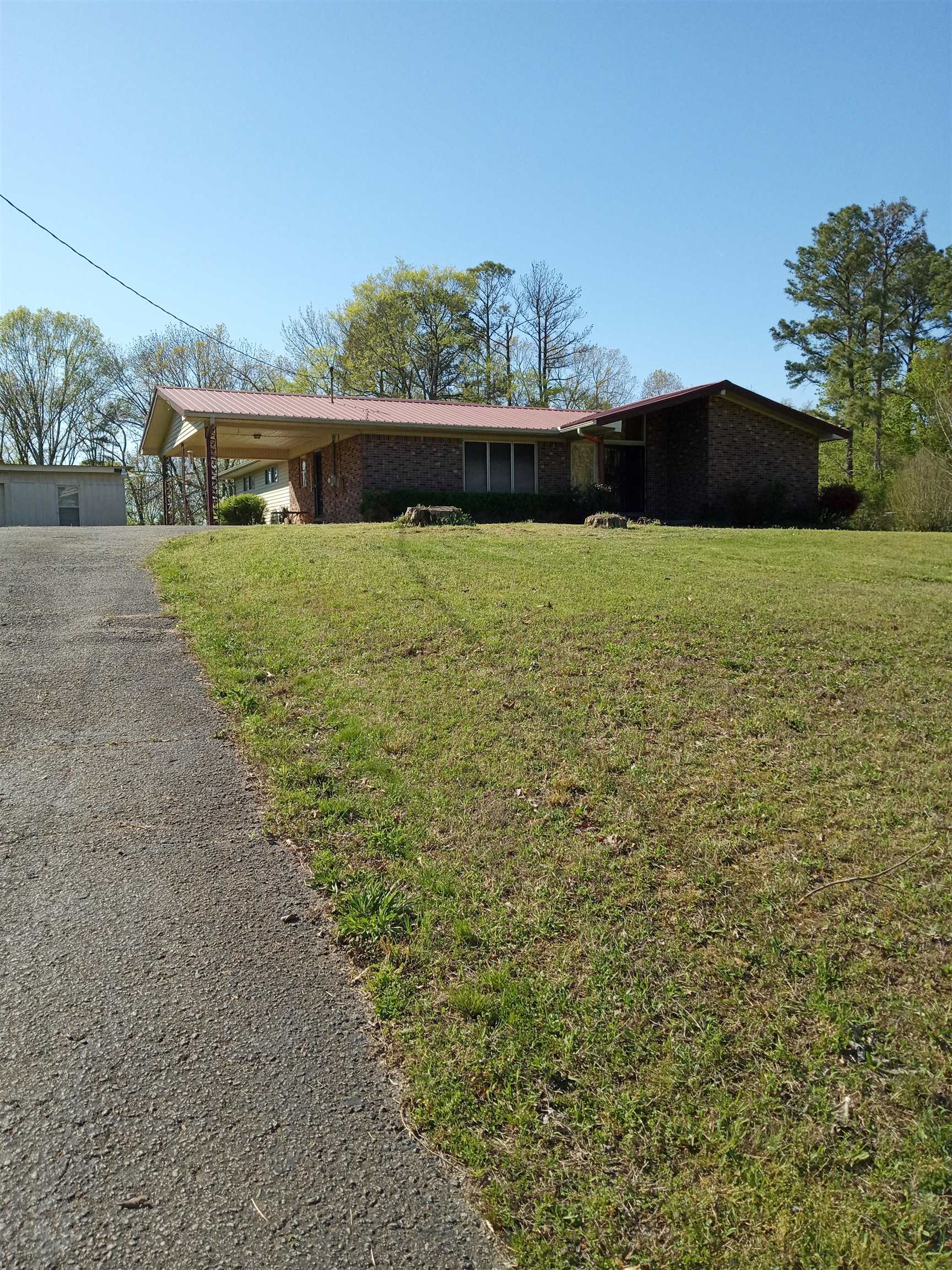 2122 Old Decaturville Rd., Parsons, TN 38363