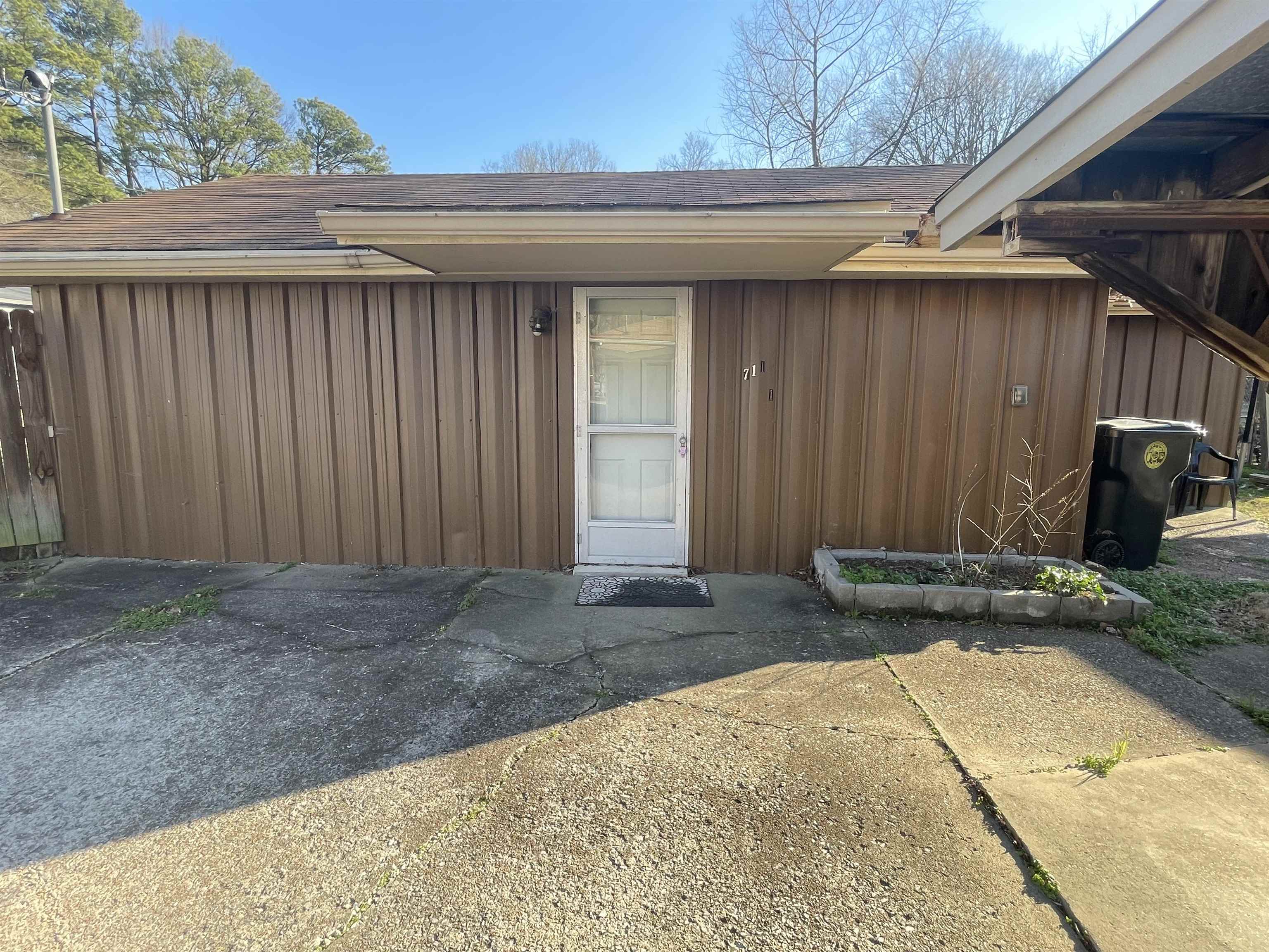 711 E Tickle Street, Dyersburg, Tennessee 38024, 3 Bedrooms Bedrooms, ,1 BathroomBathrooms,Residential,For Sale,711 E Tickle Street,240569