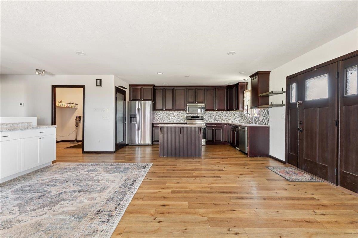 Dining to Kitchen