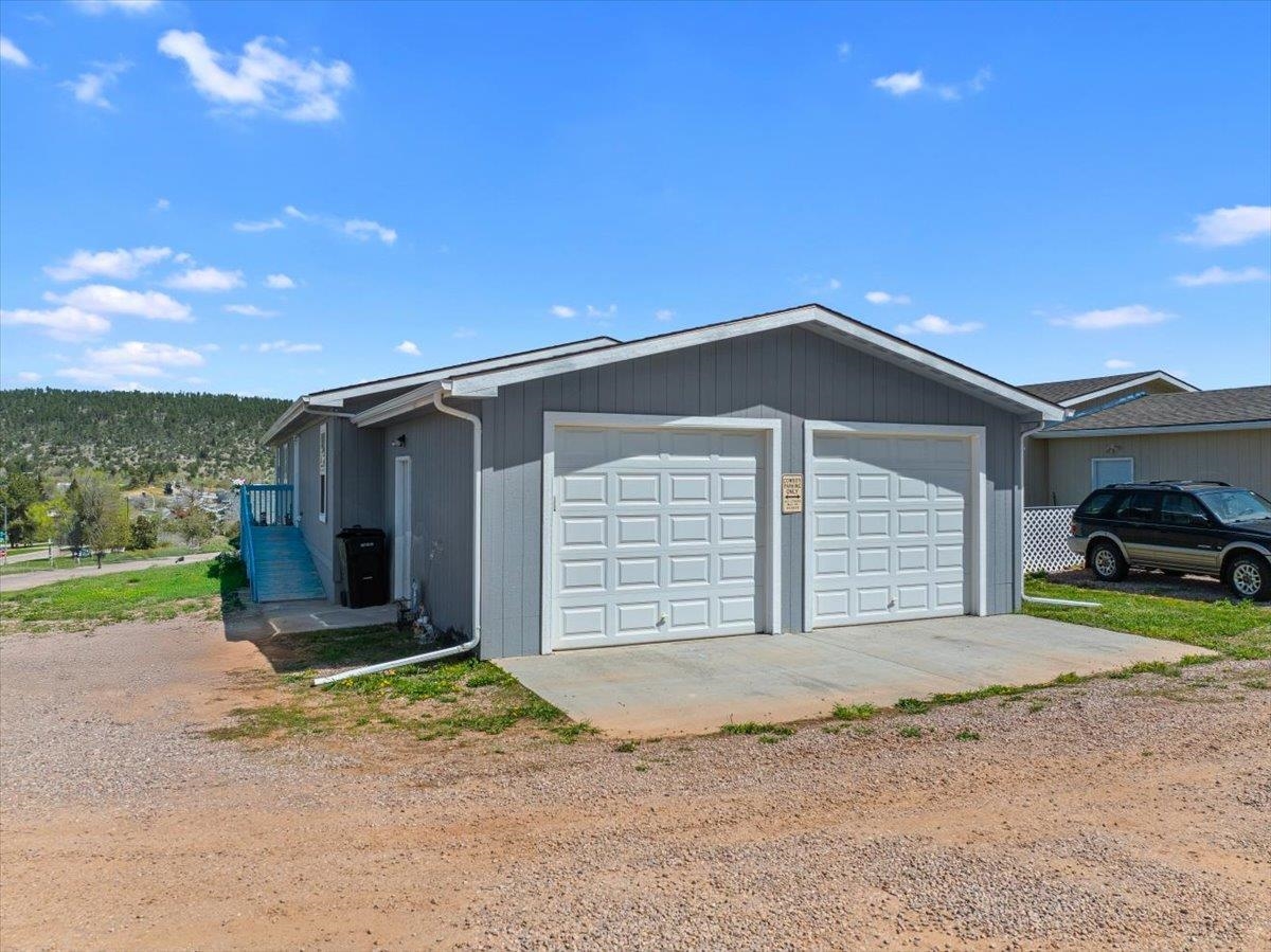 Detached 2 Car Garage