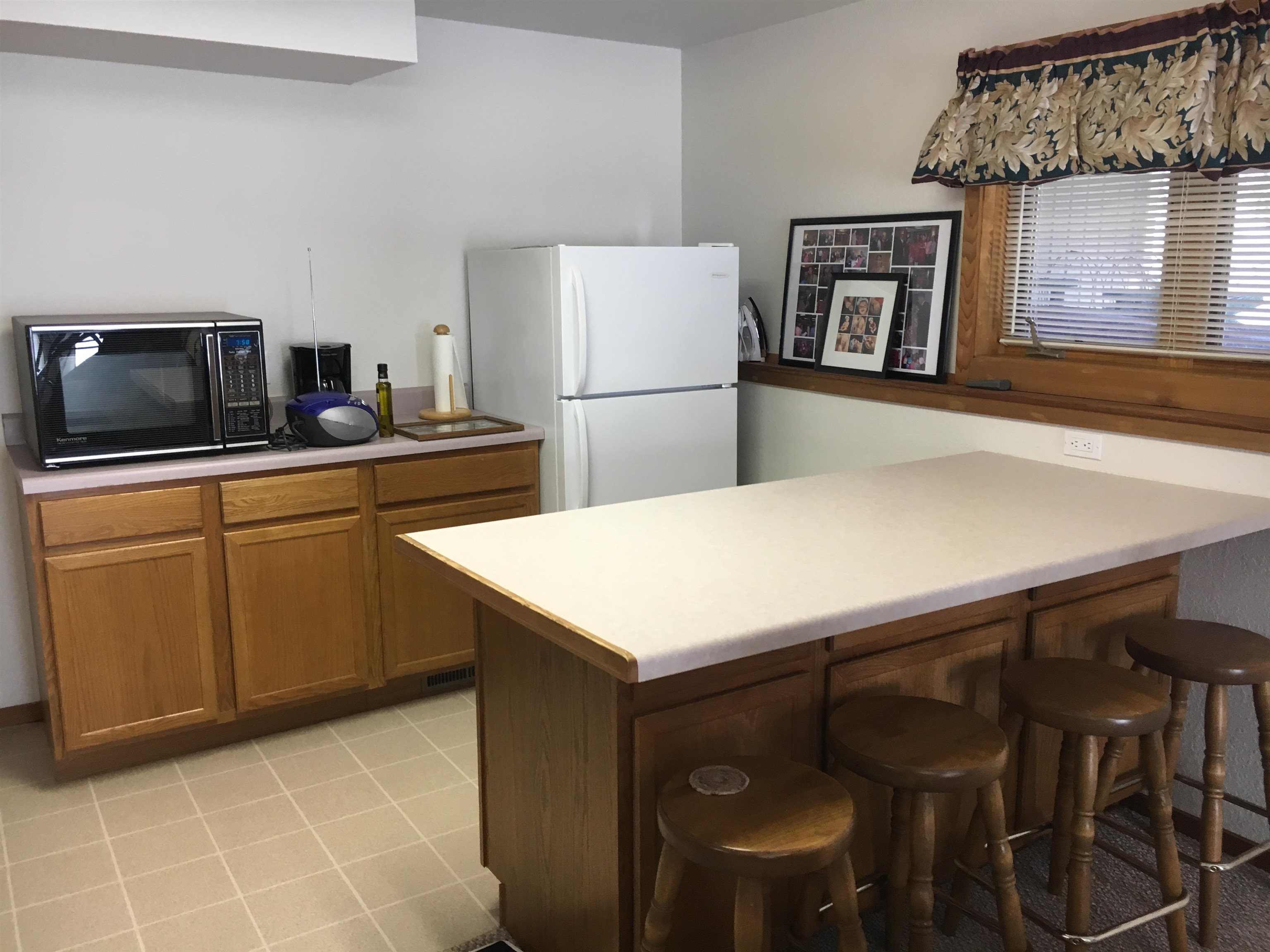 Wet Bar - Basement