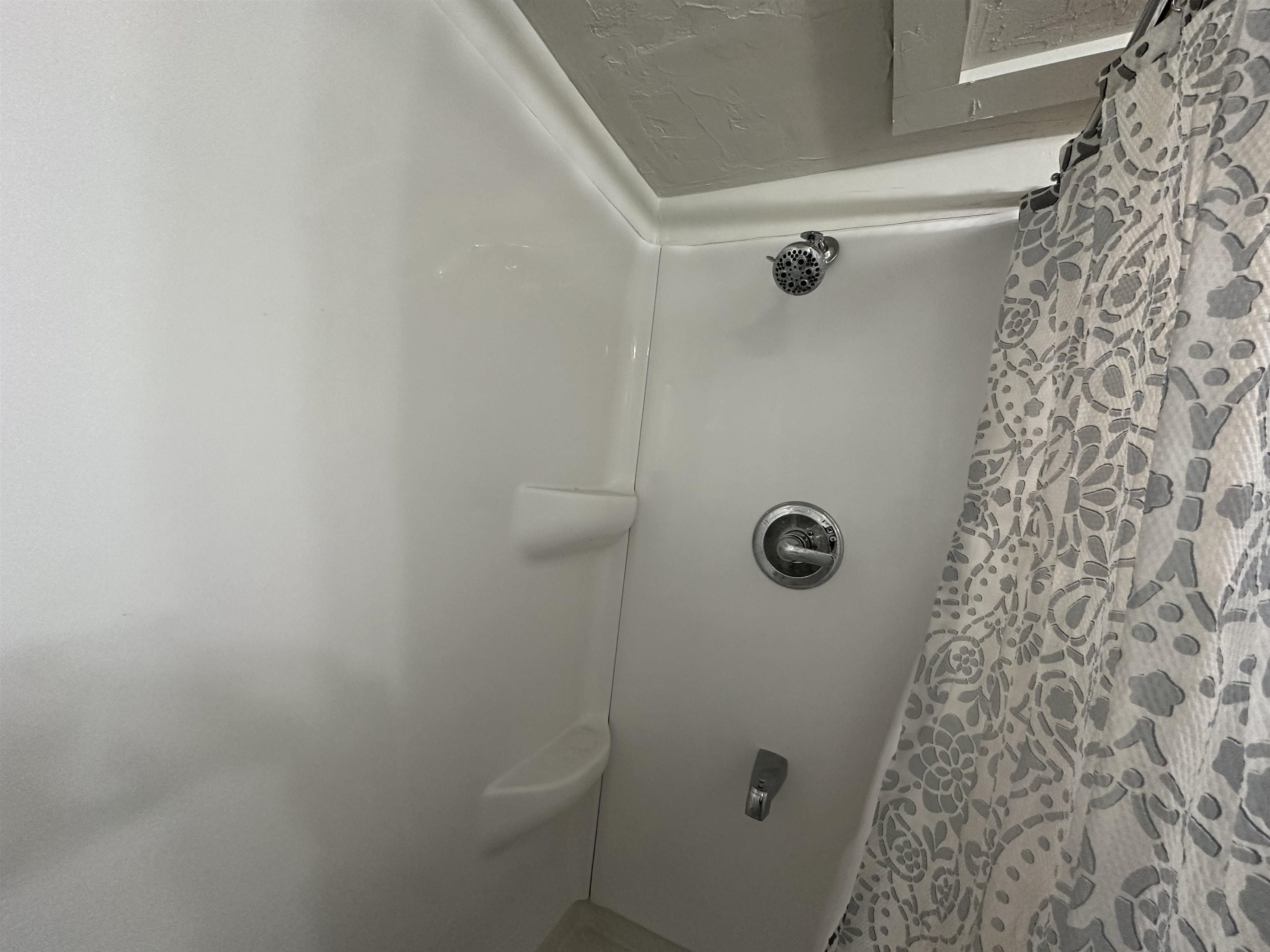 Studio Shower/Bath