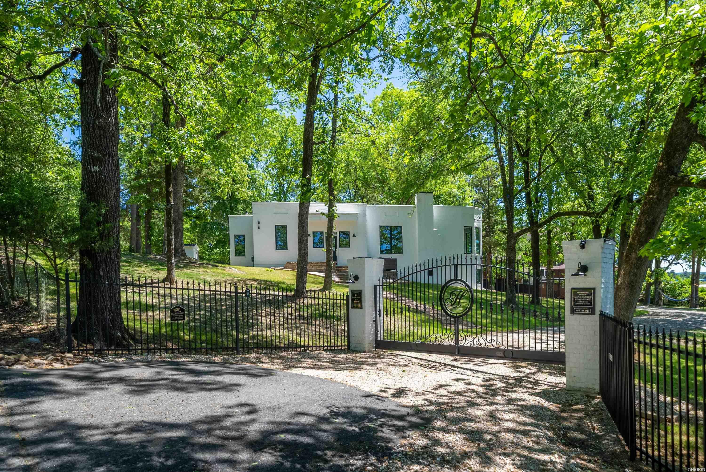 Properties Lake Hamilton Realty