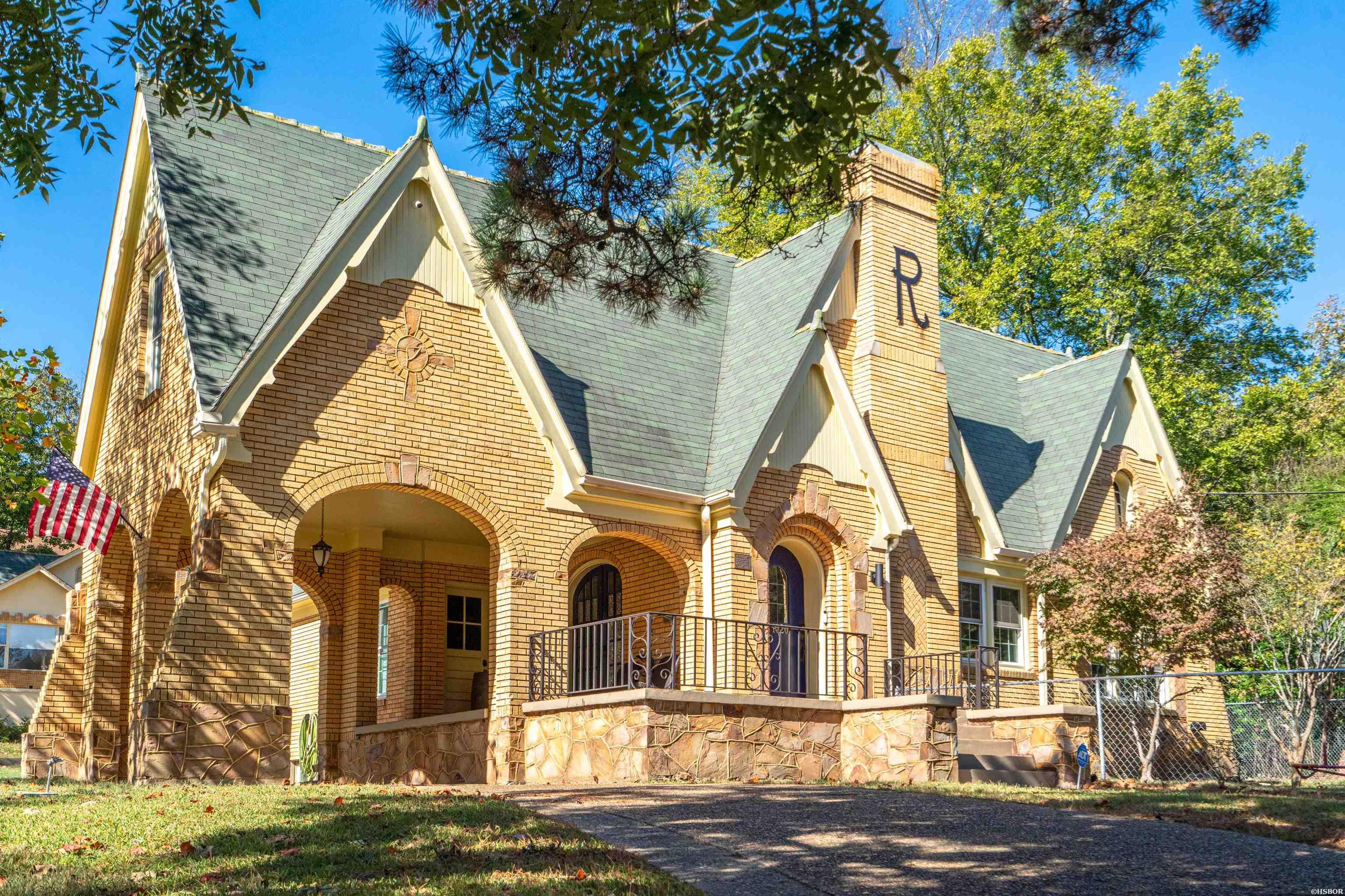 1020 PROSPECT AVENUE, HOT SPRINGS, AR 71901