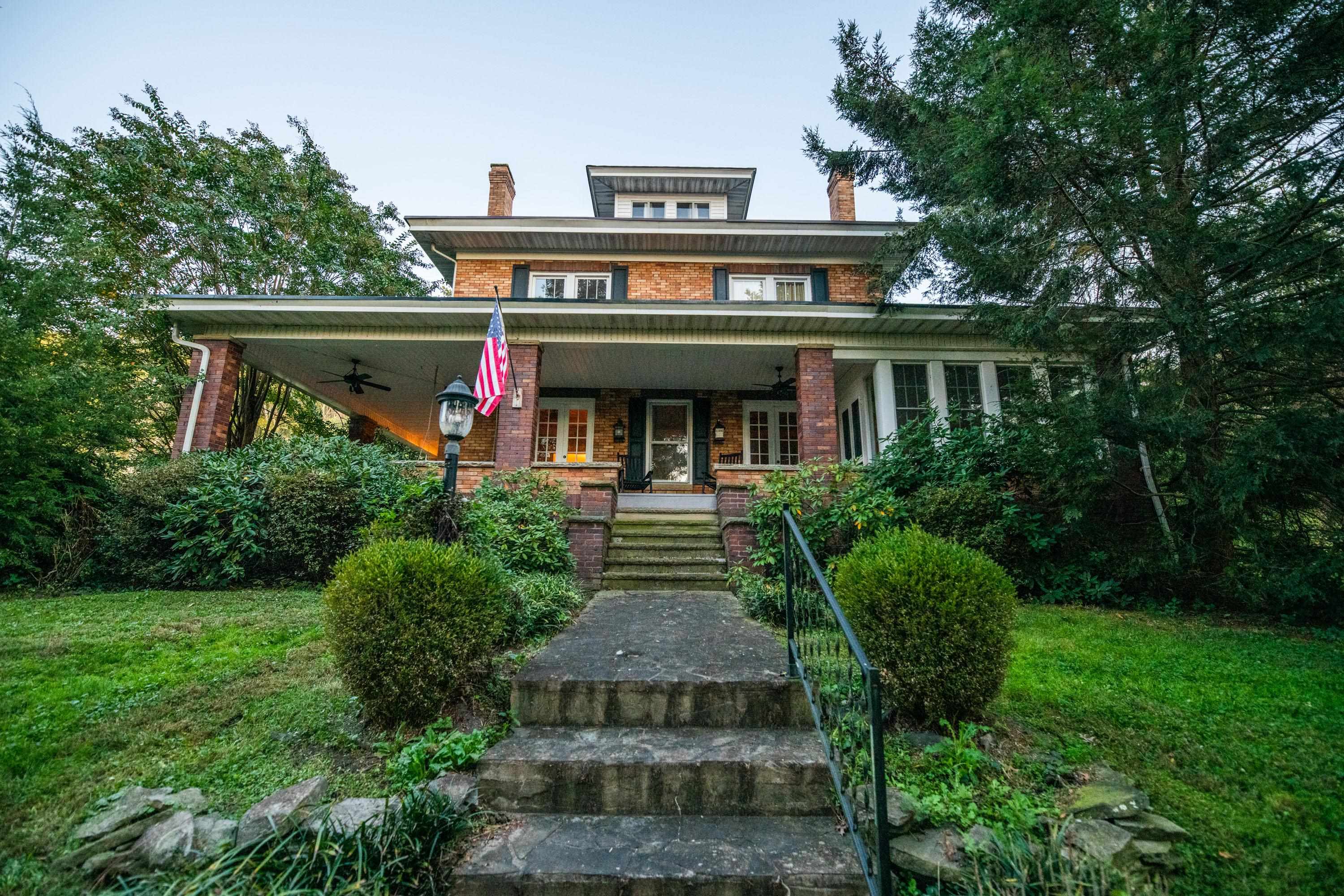 5787 OHIO RIVER RD, HUNTINGTON, WV 25702 Village Realty Group