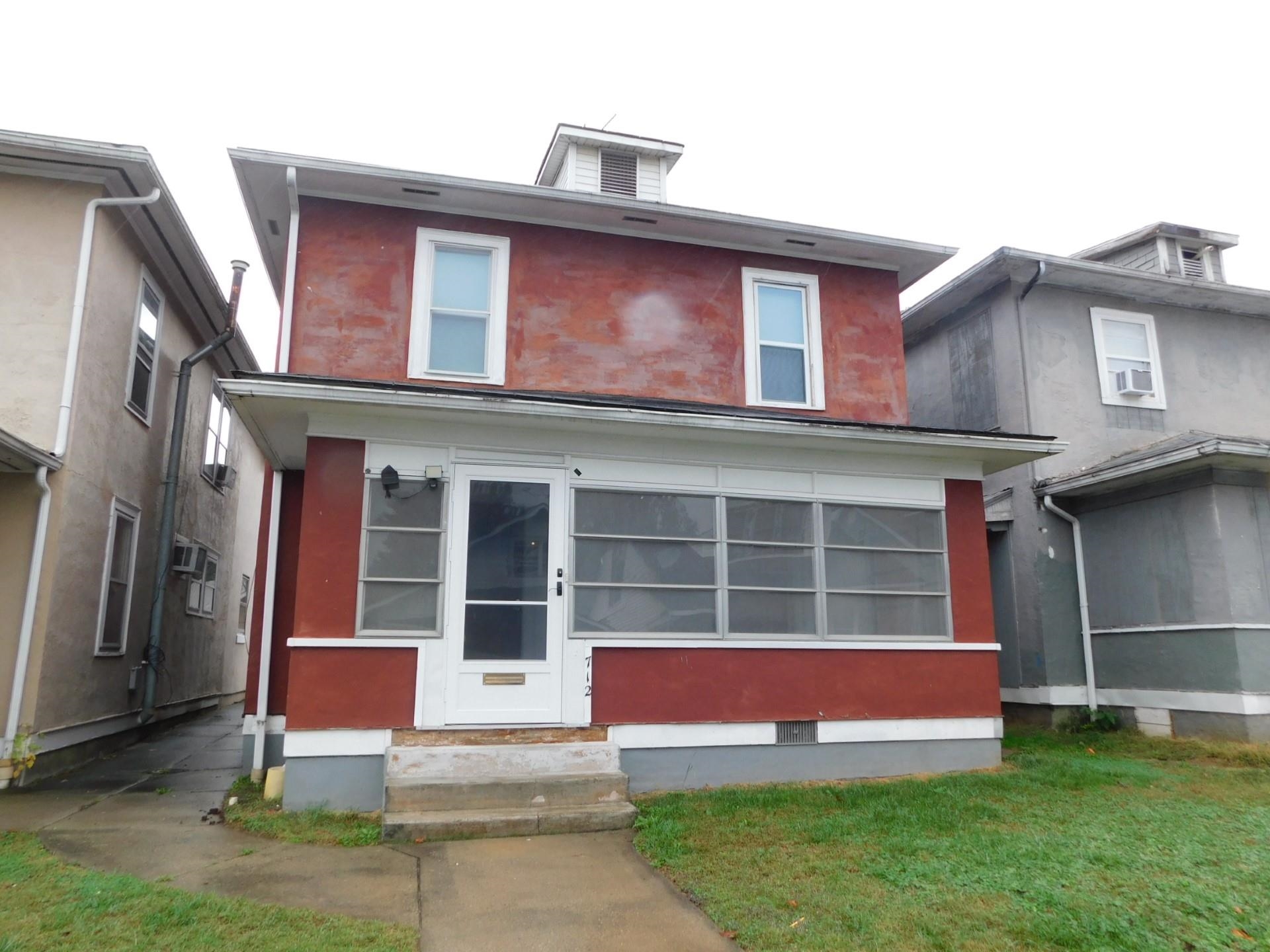 712 GILL STREET, HUNTINGTON, WV 25701 Village Realty Group