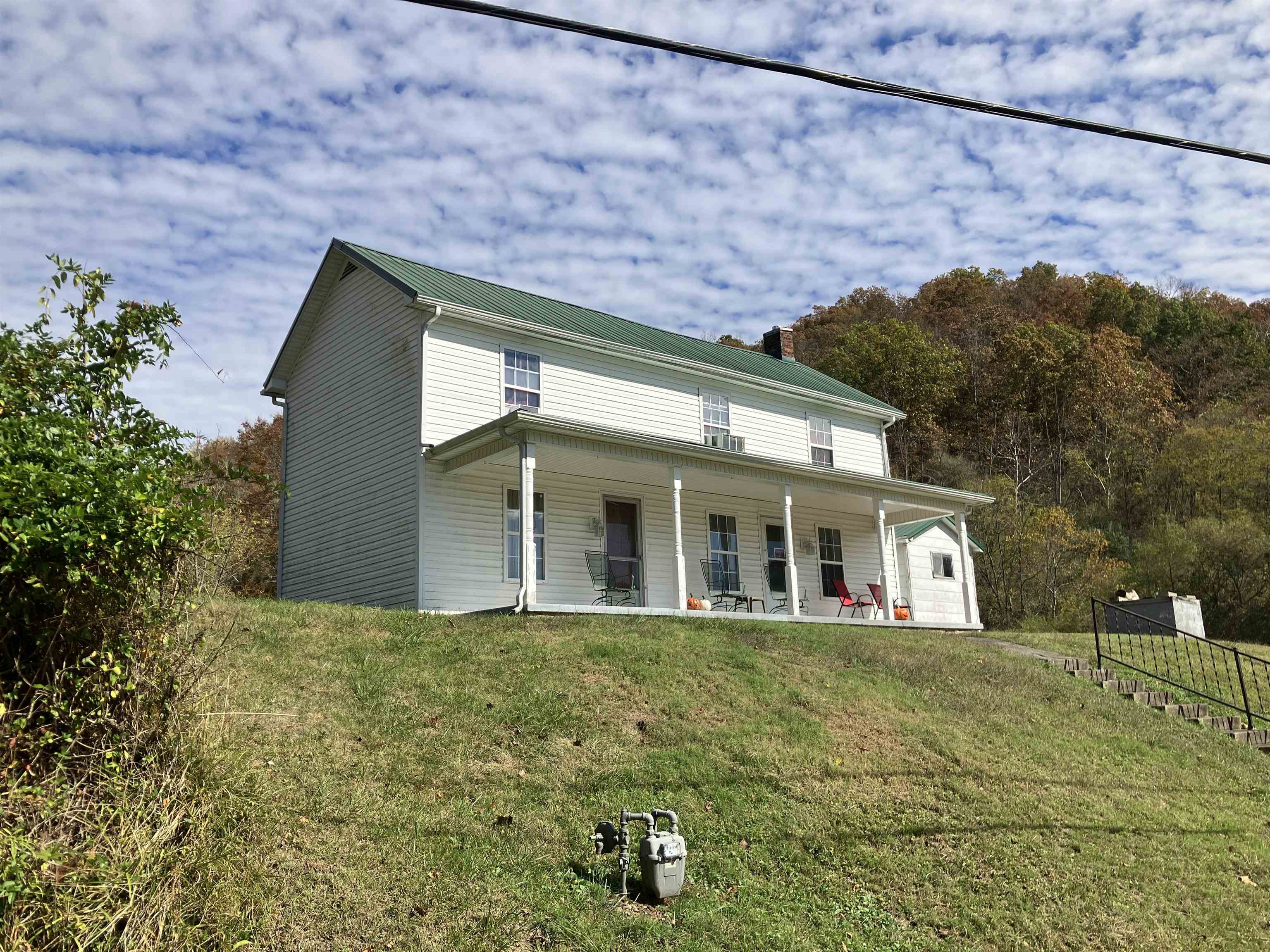 2595 BEECH FORK ROAD, LAVALETTE, WV 25535 Village Realty Group