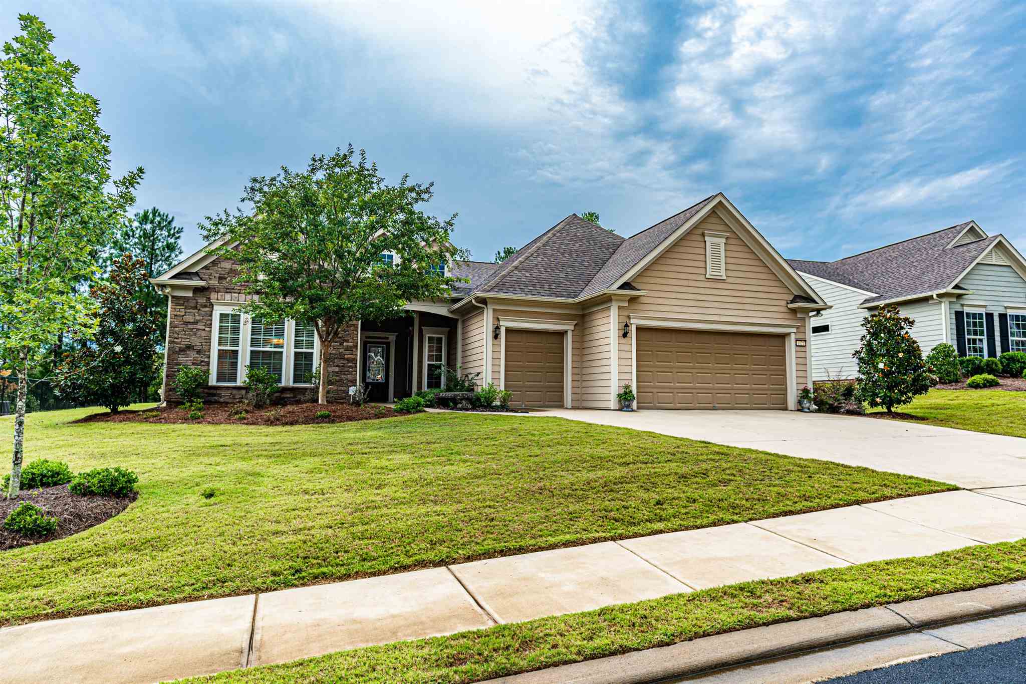 Available real estate Del Webb at Lake Oconee