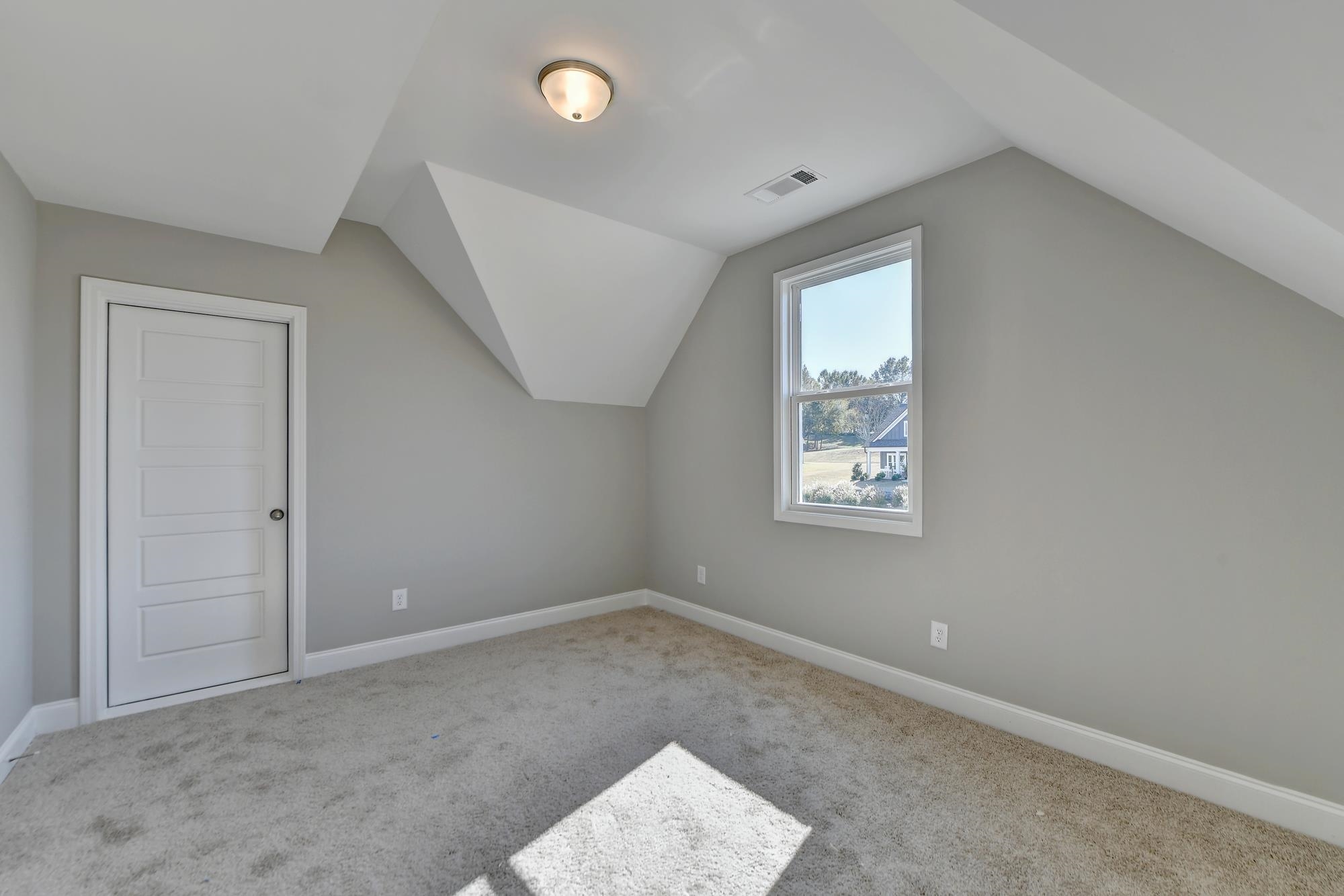 Bedroom / Bonus Room