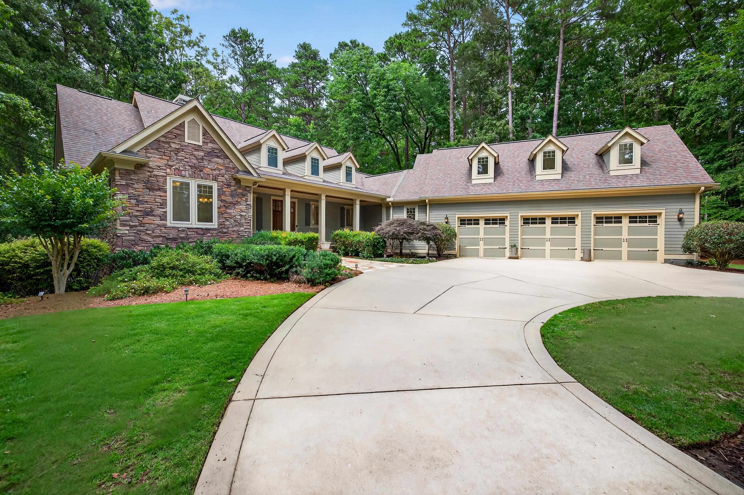 1001 WALTON WAY image 2