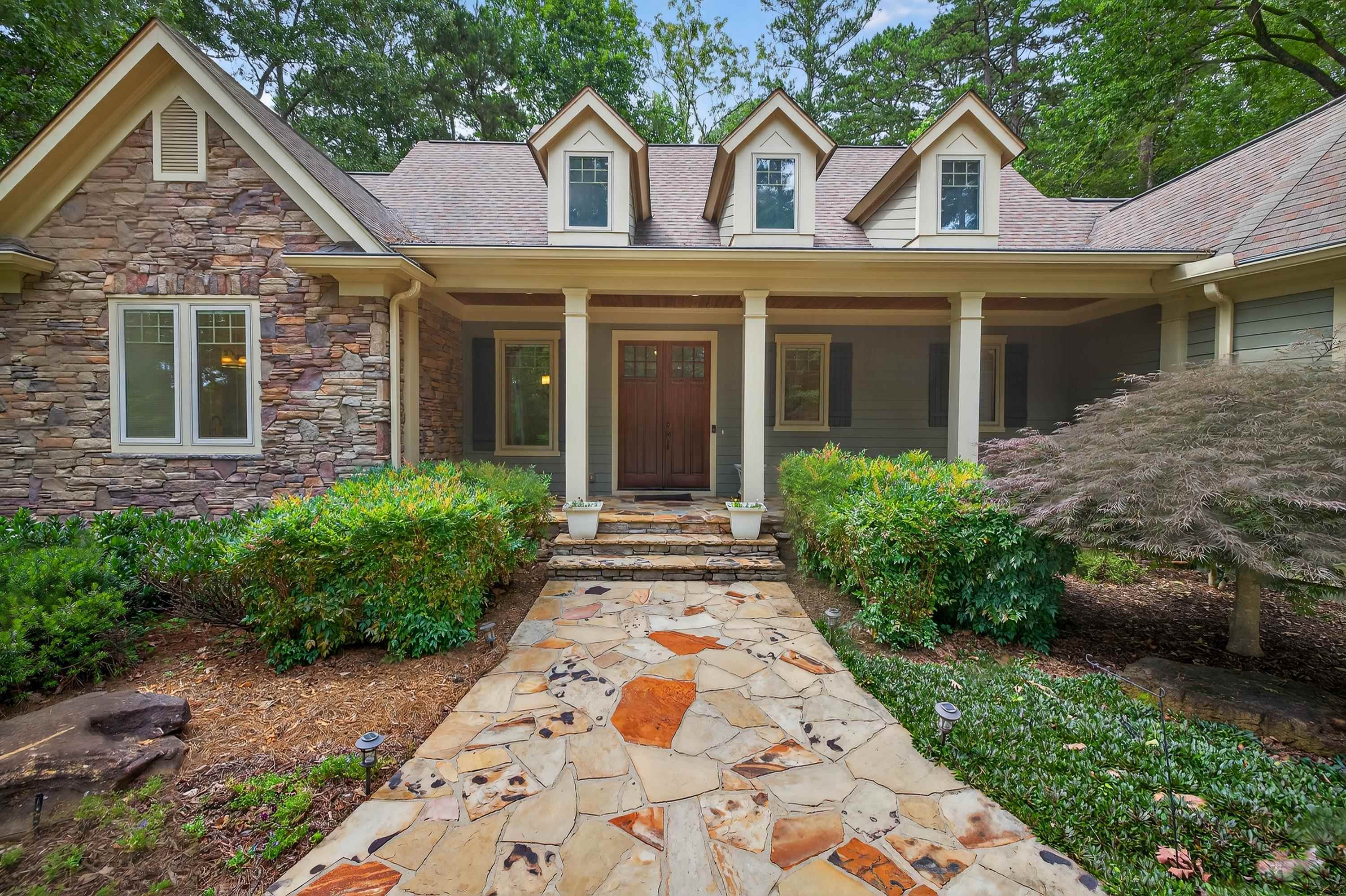 1001 WALTON WAY image 3