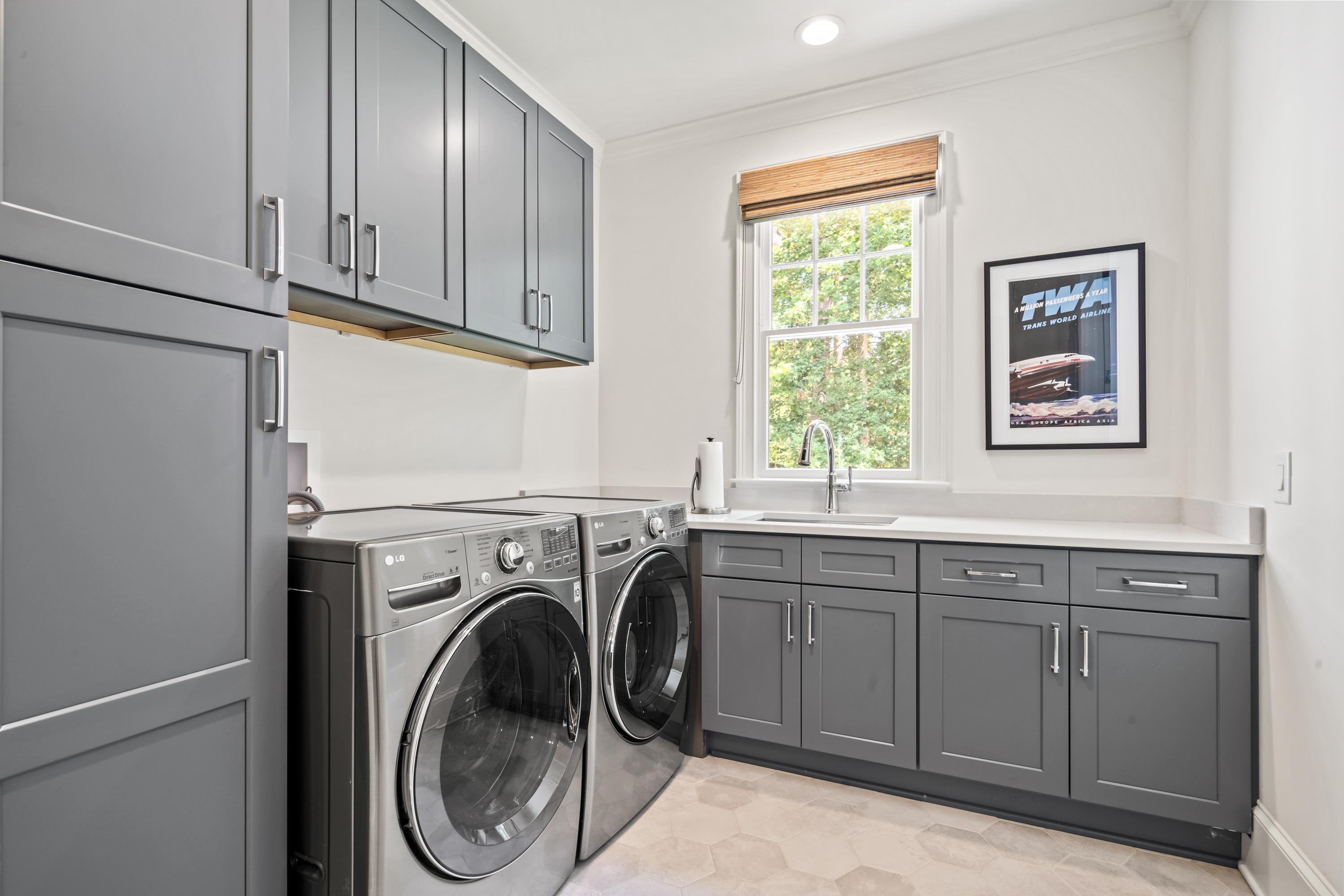 108 CAMAK PLACE image 38