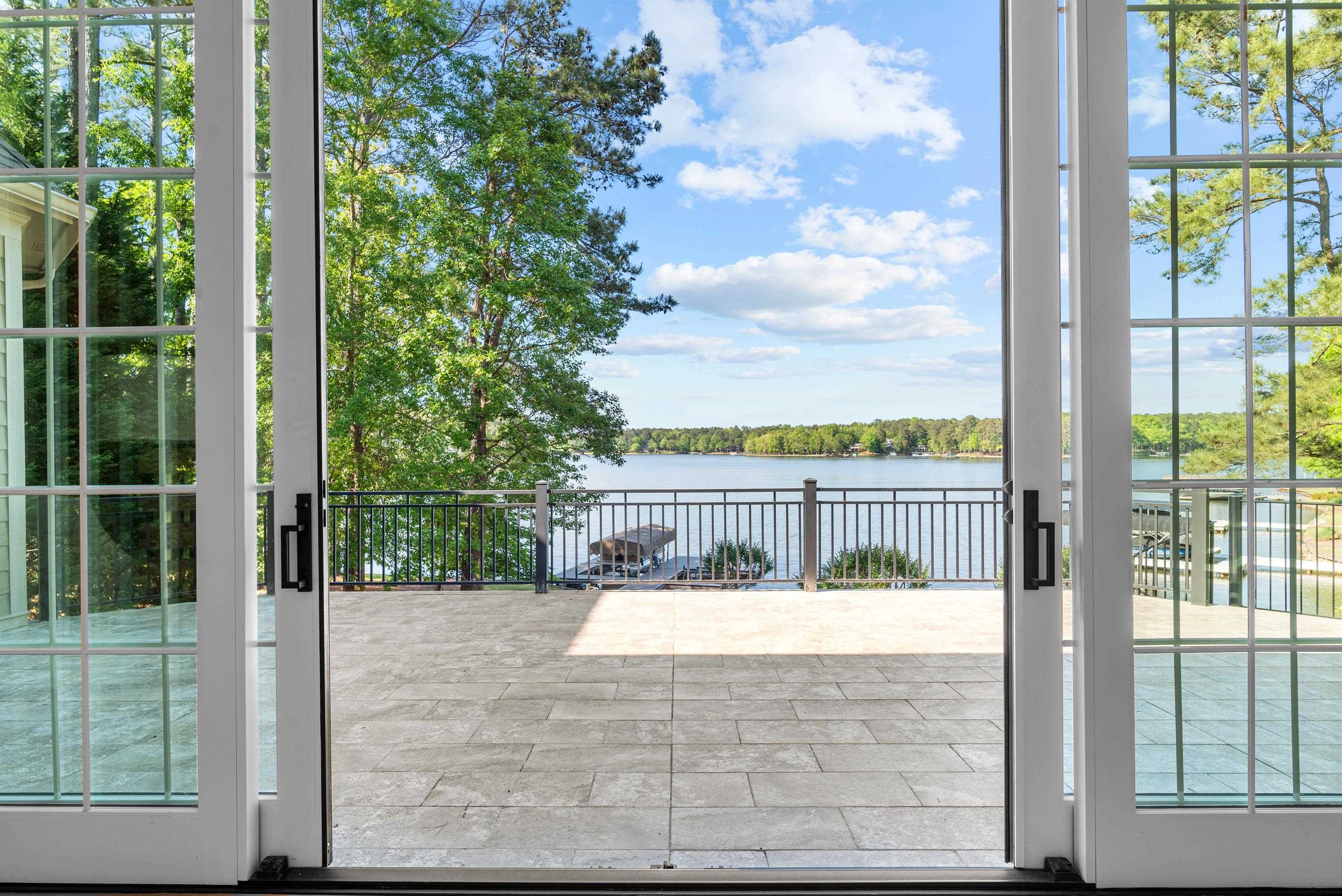 1230 LAKE CLUB DRIVE image 3