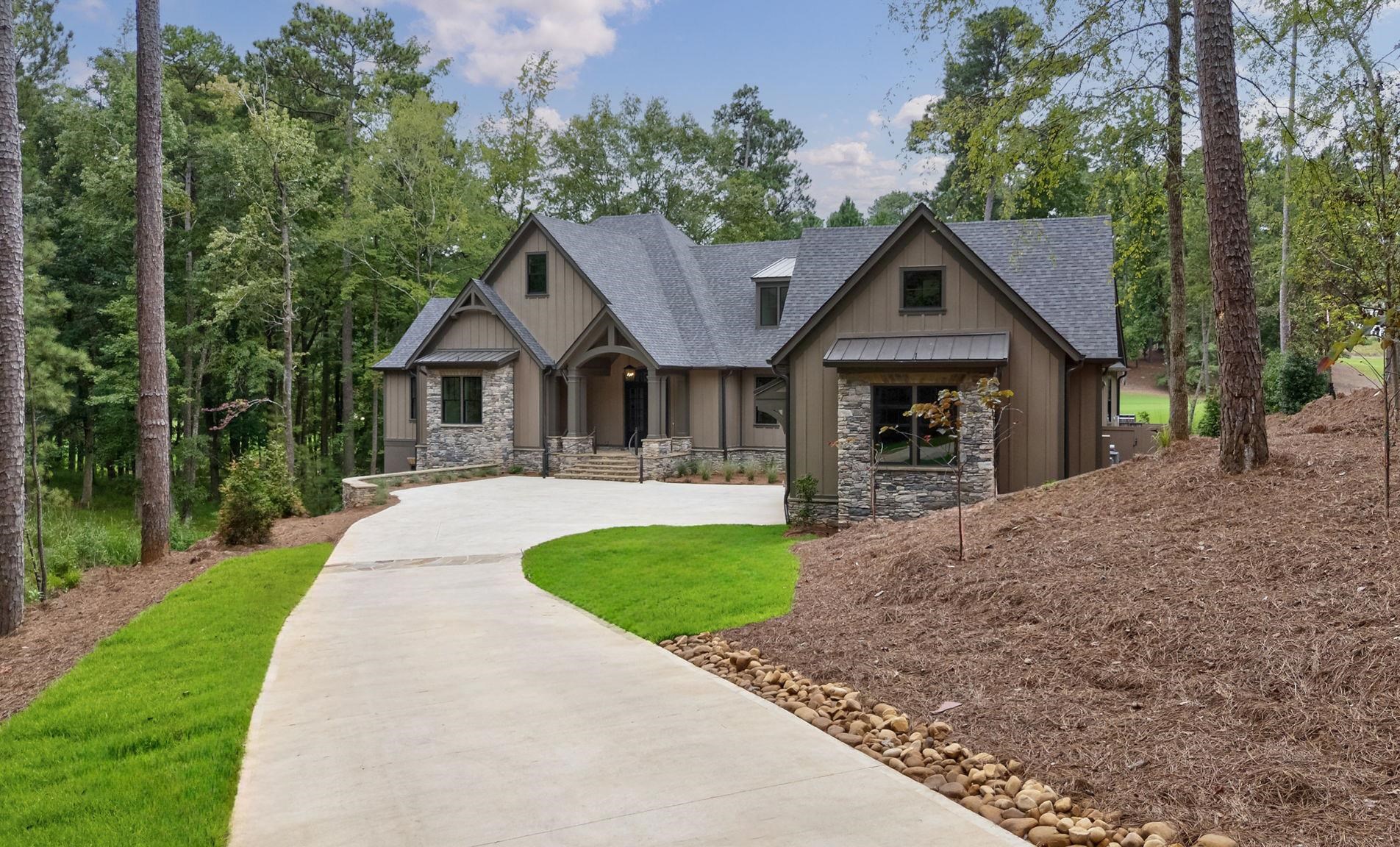 1010 MONFORT COURT image 2