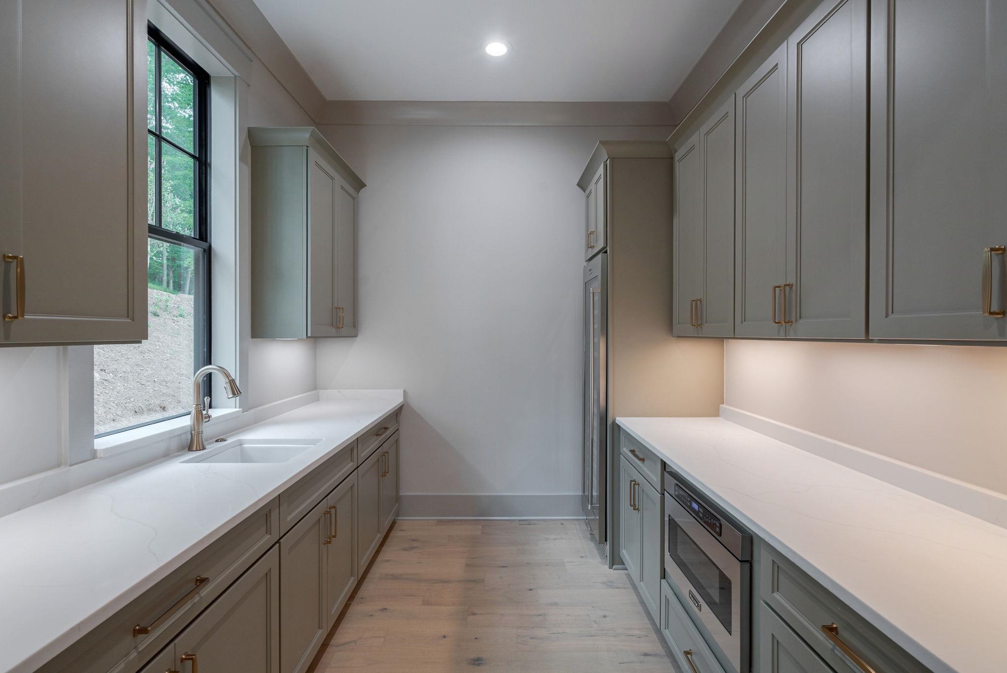 1010 MONFORT COURT image 27