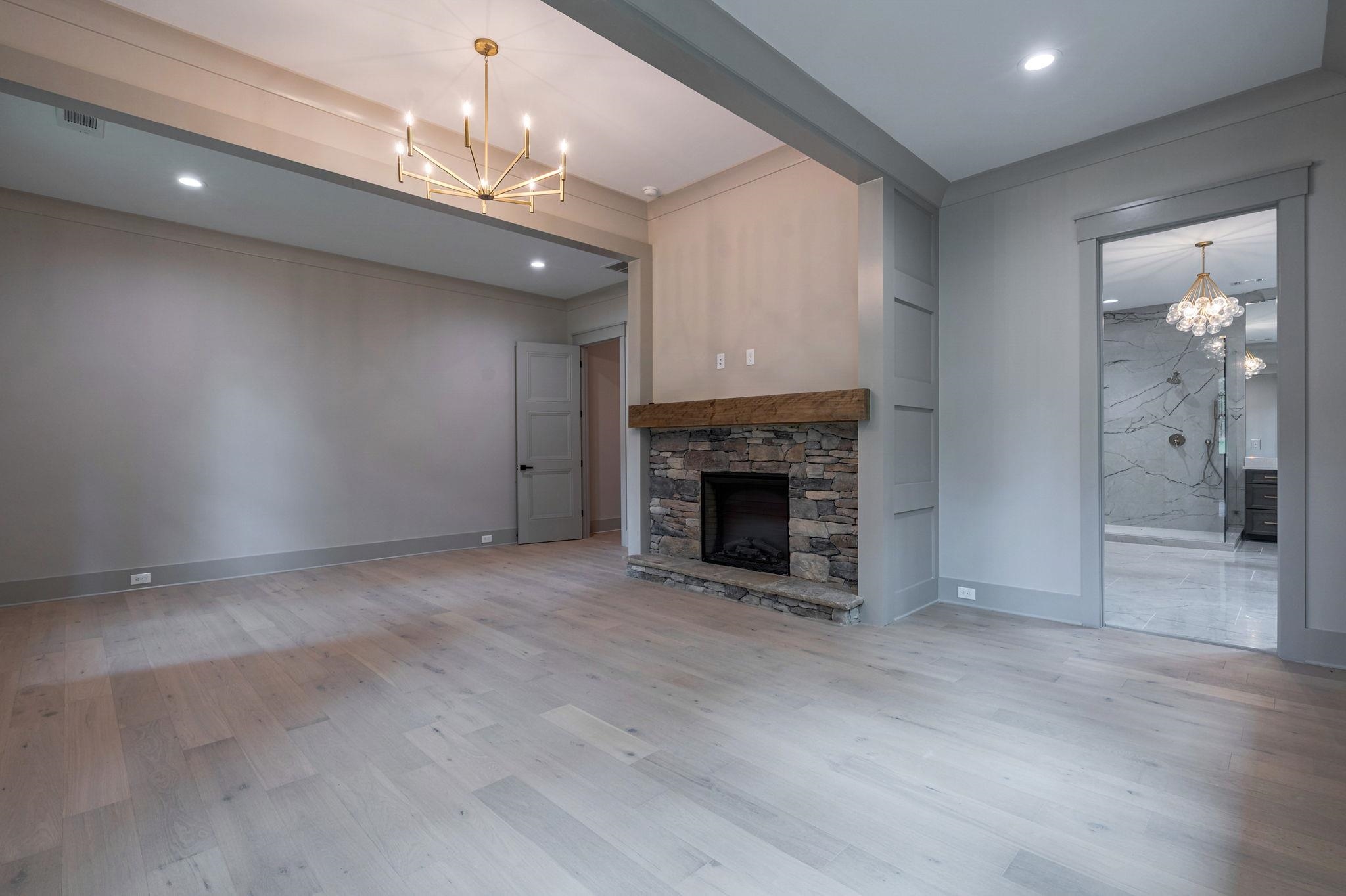 1010 MONFORT COURT image 31