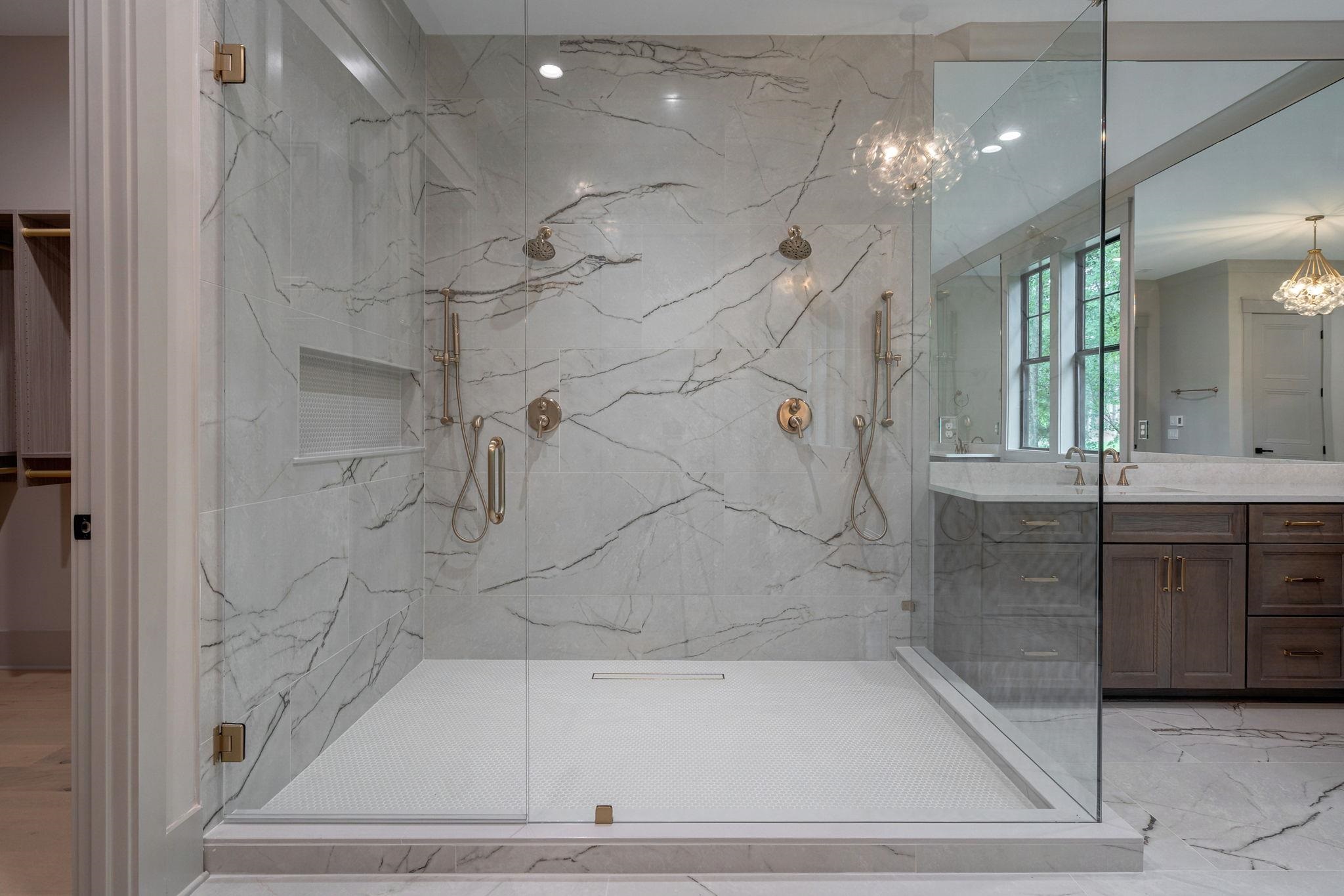 1010 MONFORT COURT image 34