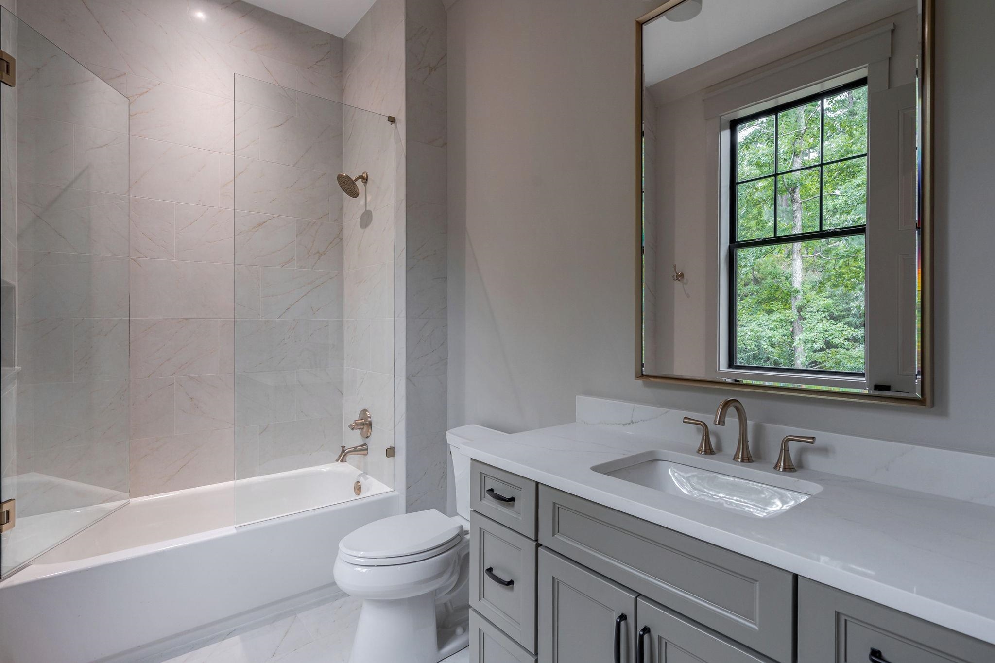 1010 MONFORT COURT image 41