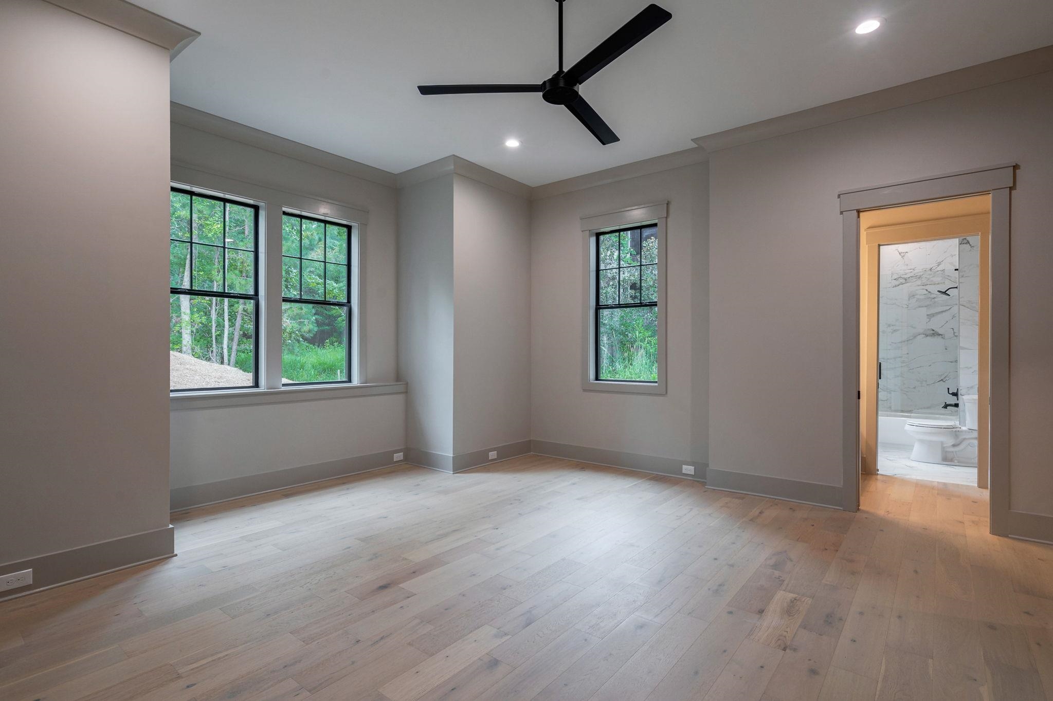 1010 MONFORT COURT image 44