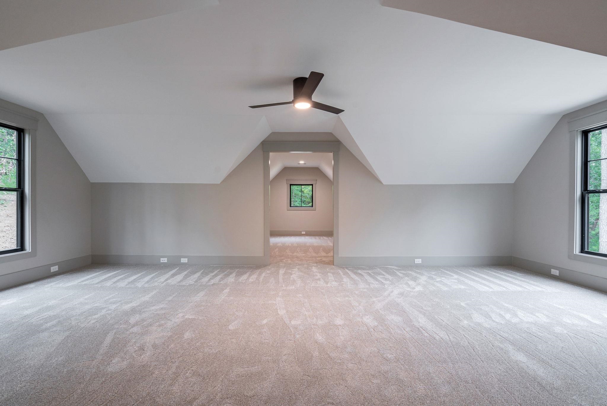 1010 MONFORT COURT image 46