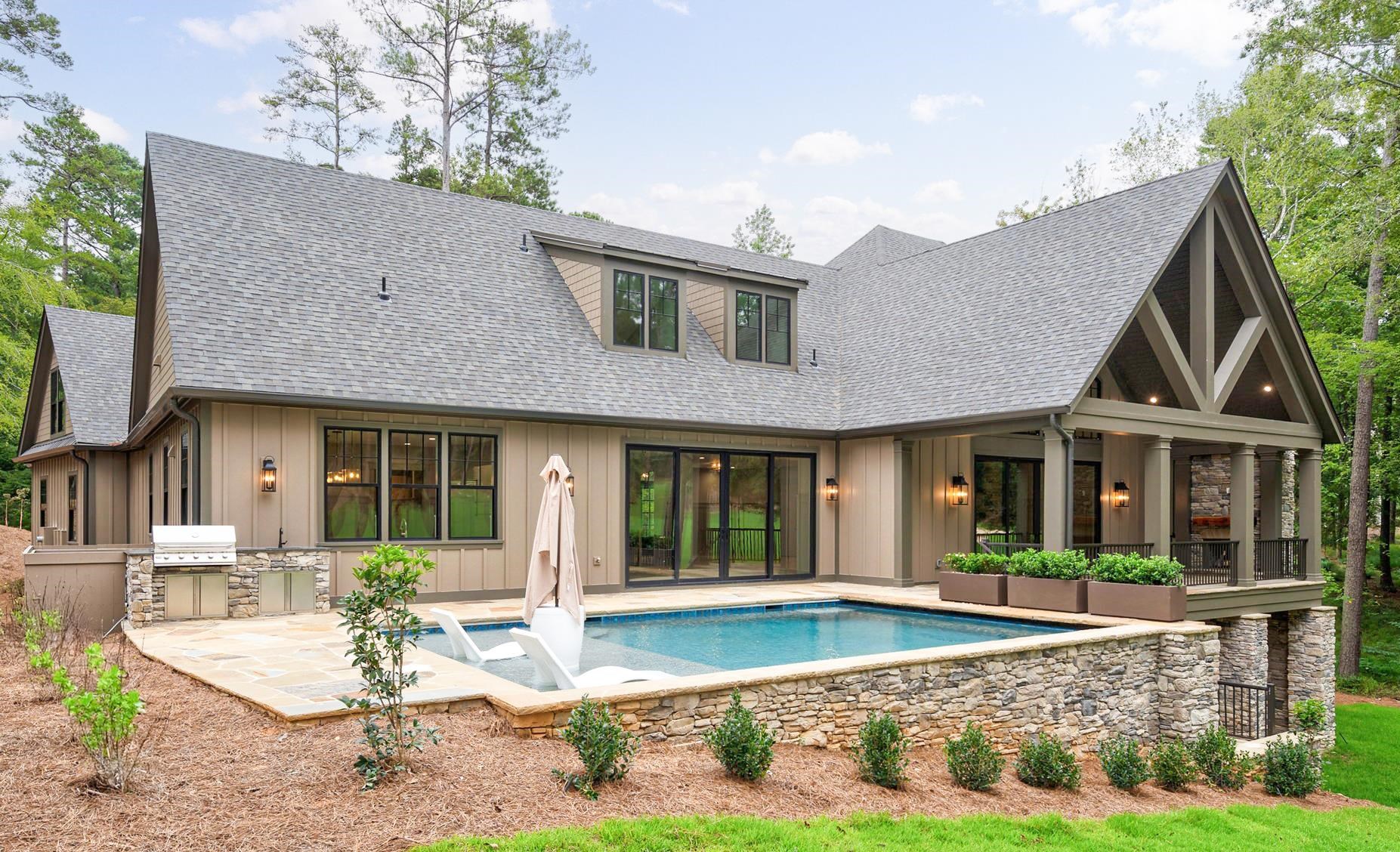 1010 MONFORT COURT image 6