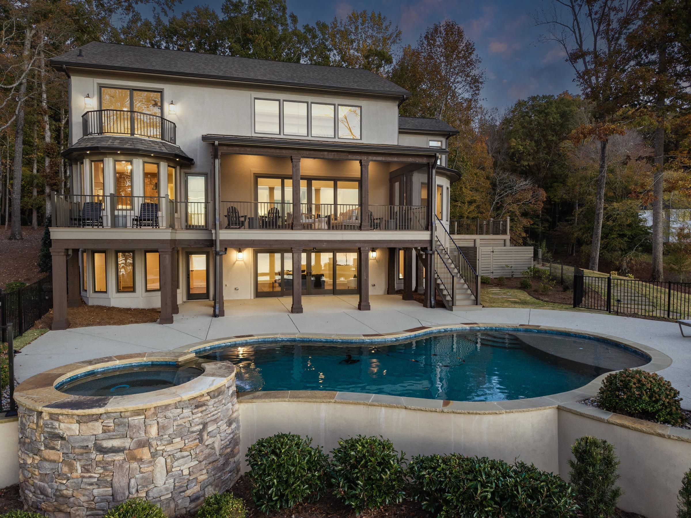 117 WEST VIEW WAY image 3