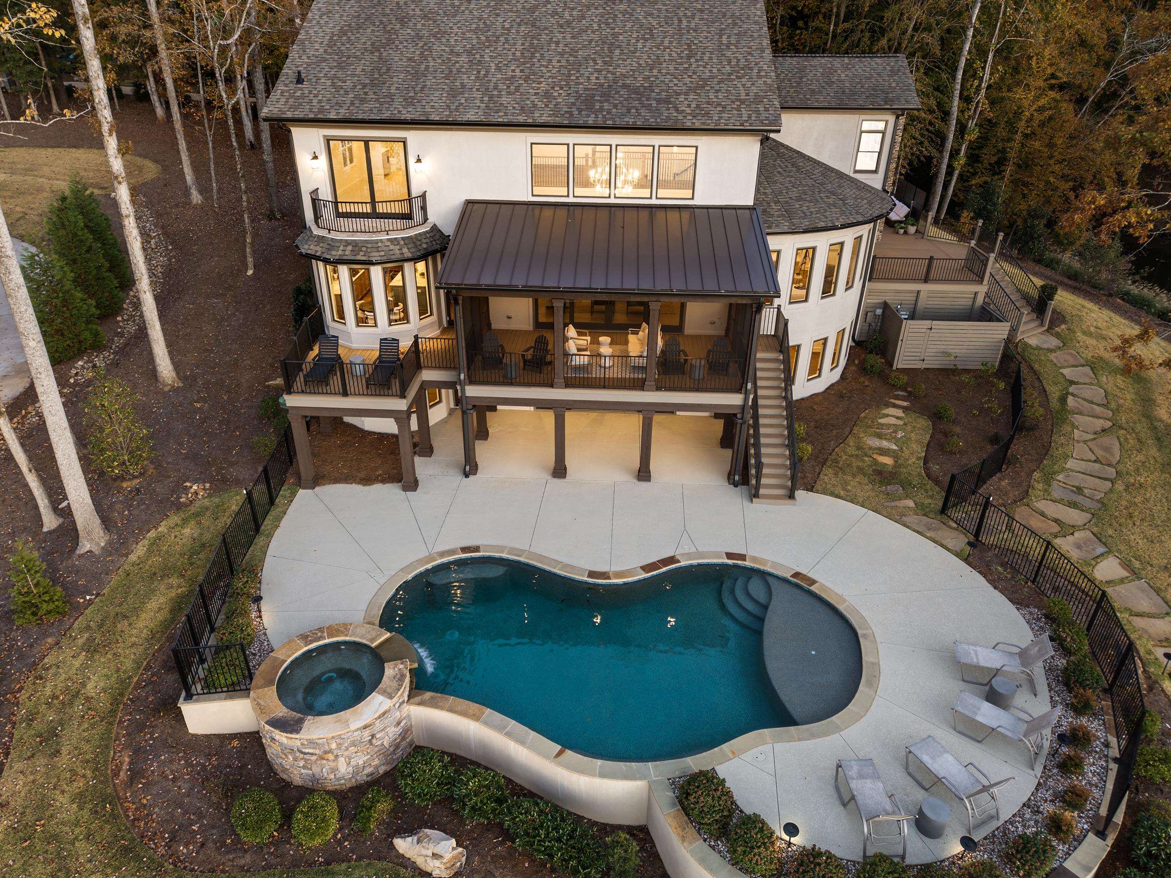 117 WEST VIEW WAY image 4