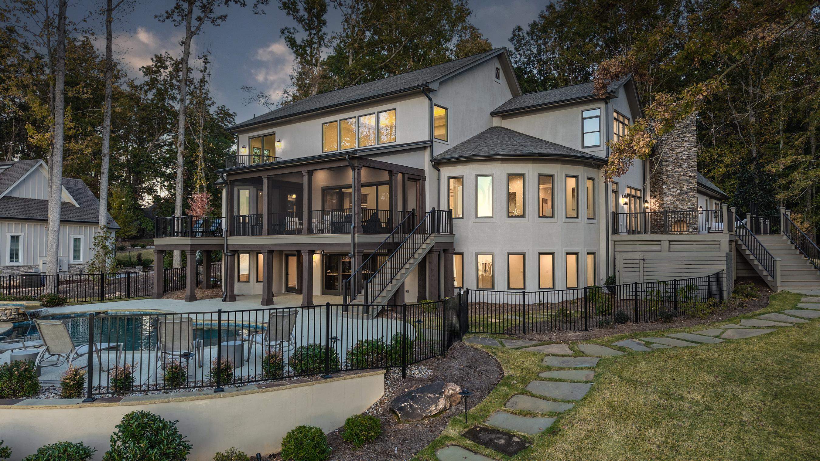 117 WEST VIEW WAY image 6