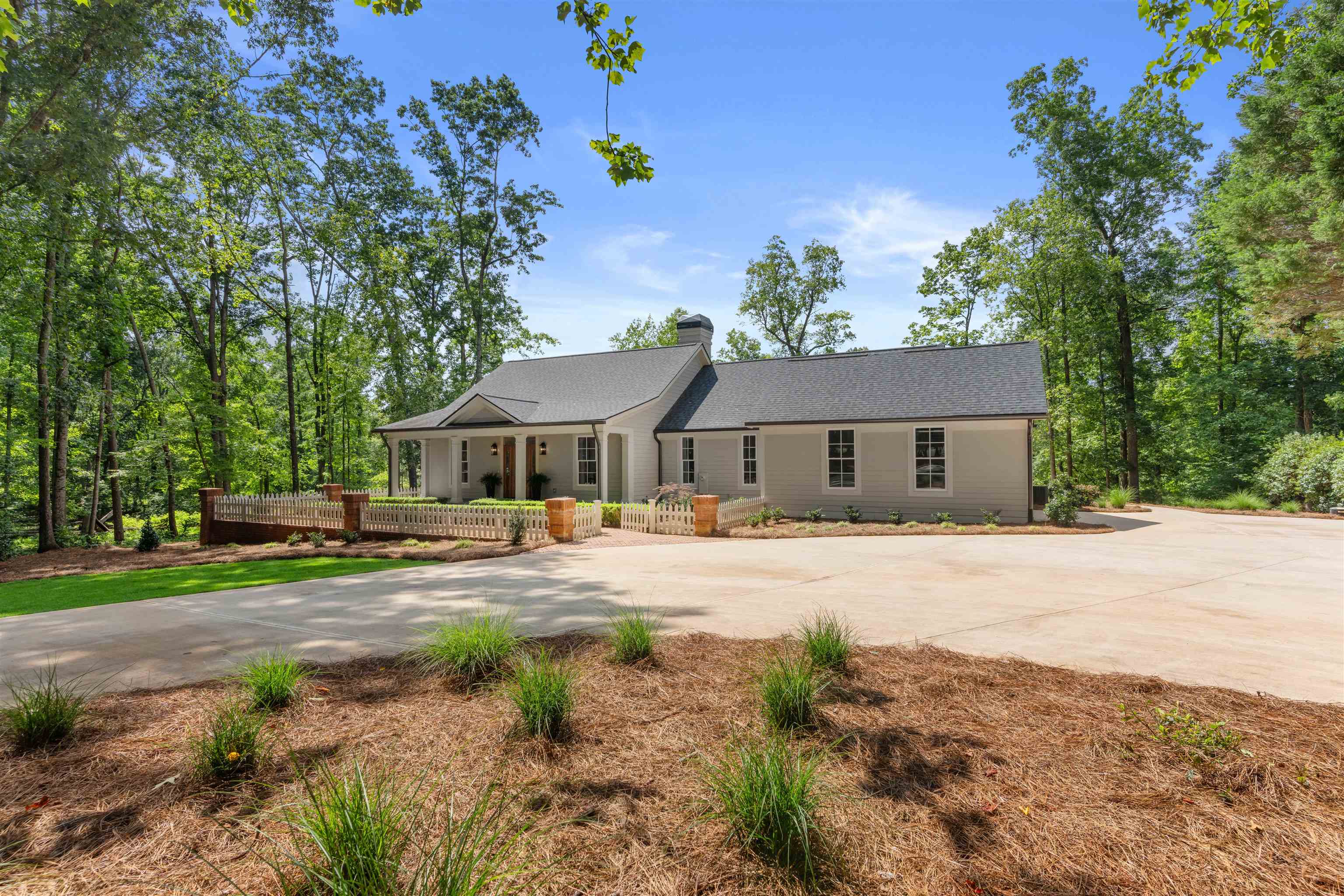 185 REYNOLDS DRIVE image 3