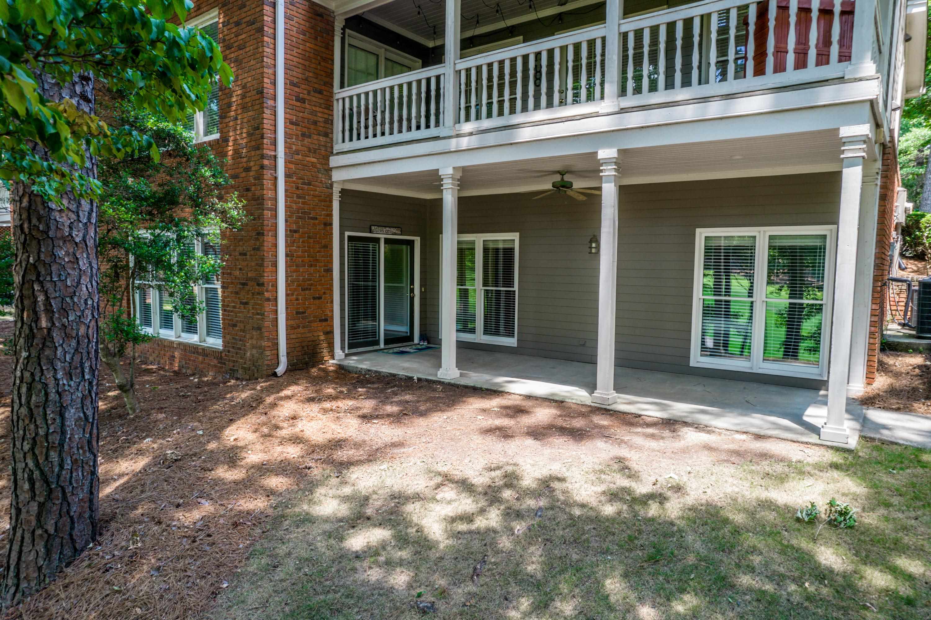 1043 B CLUB HOUSE LANE image 3