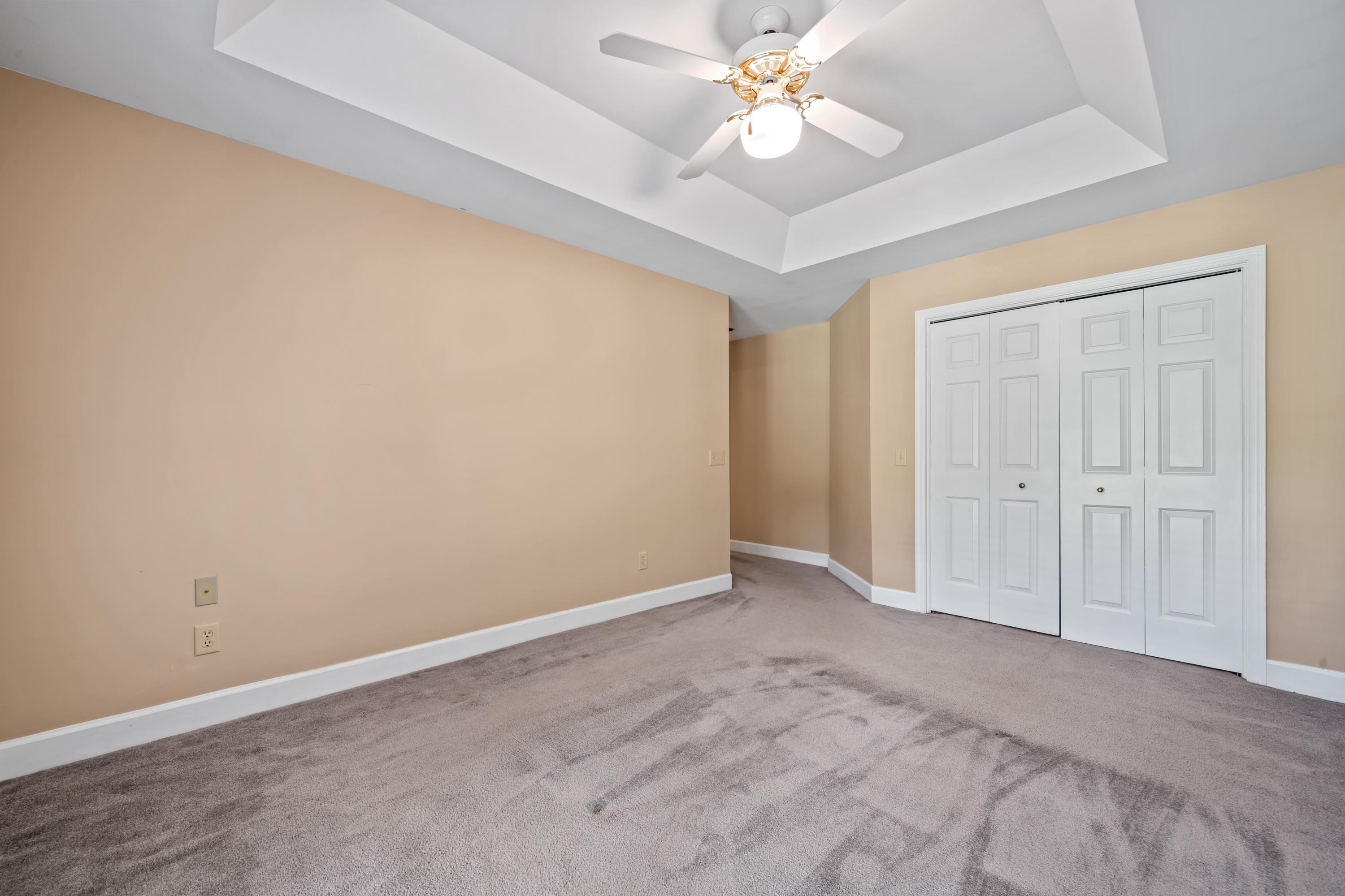 1043 B CLUB HOUSE LANE image 42