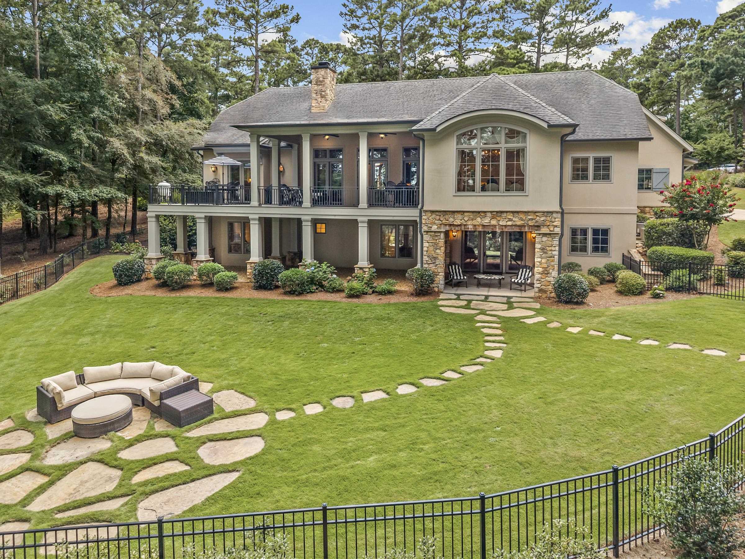1021 REYNOLDS PARKWAY image 2