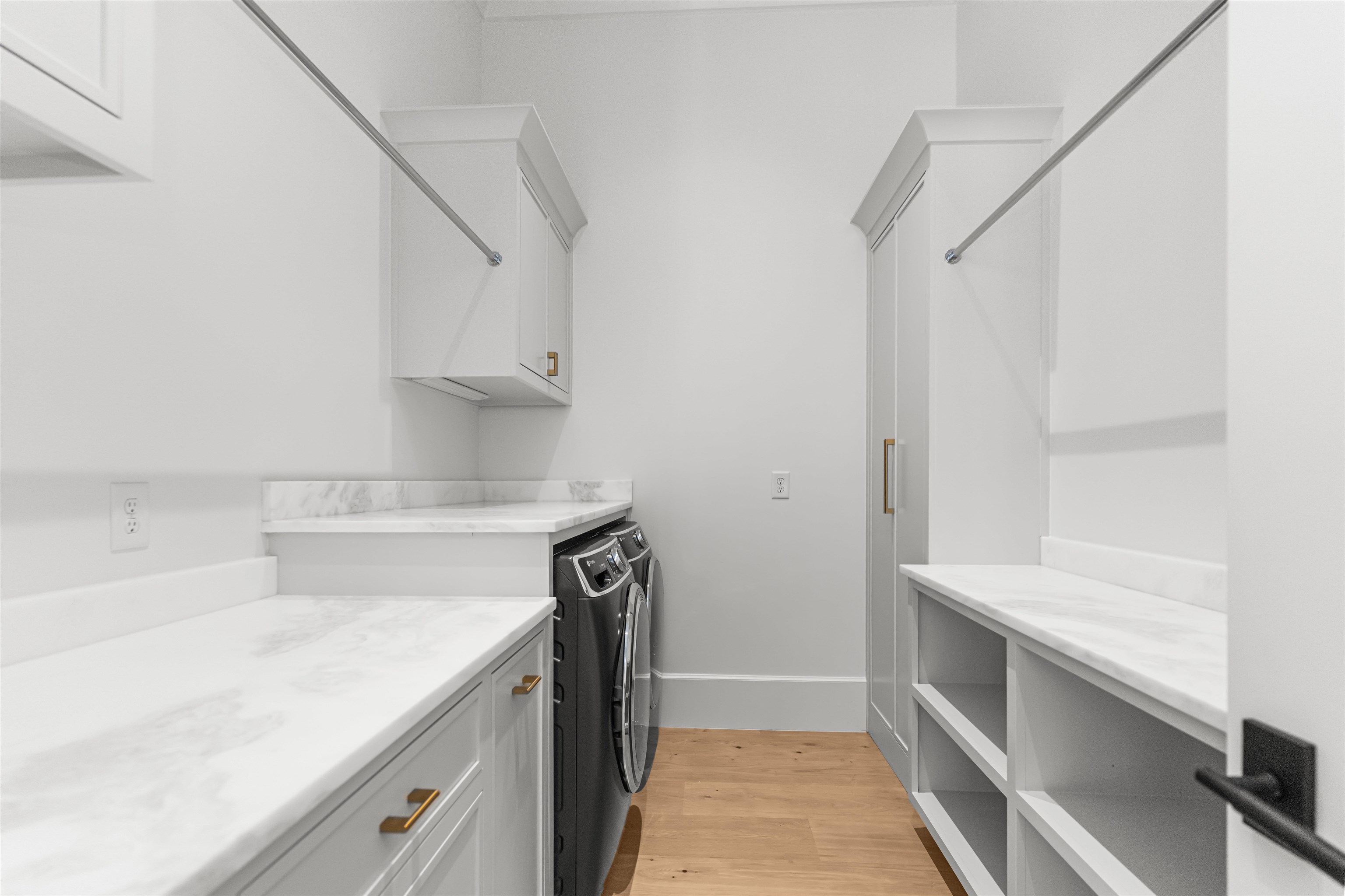 1221 BROADPOINT DRIVE image 41