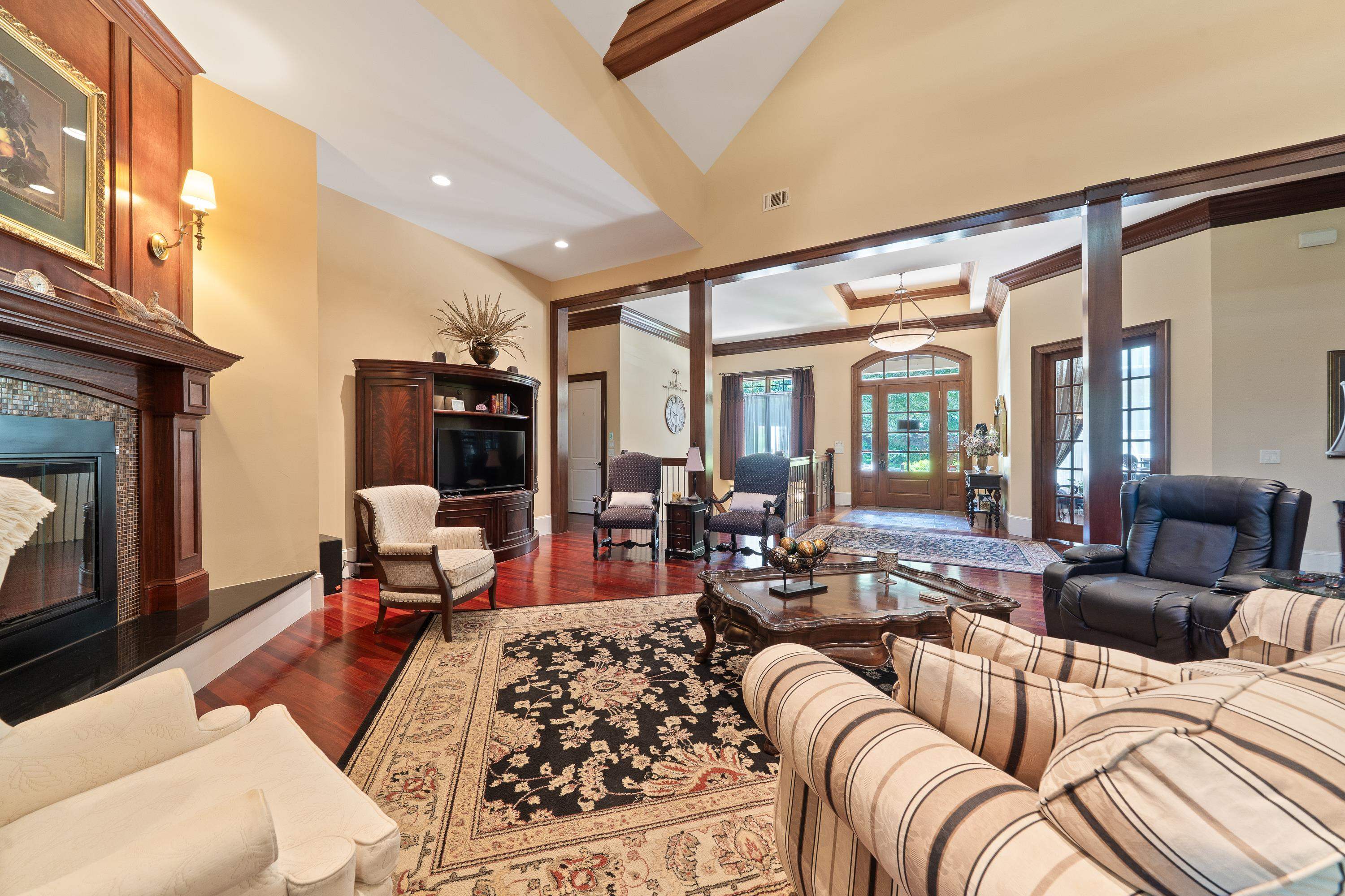 1201 LINGER LONGER DRIVE image 11