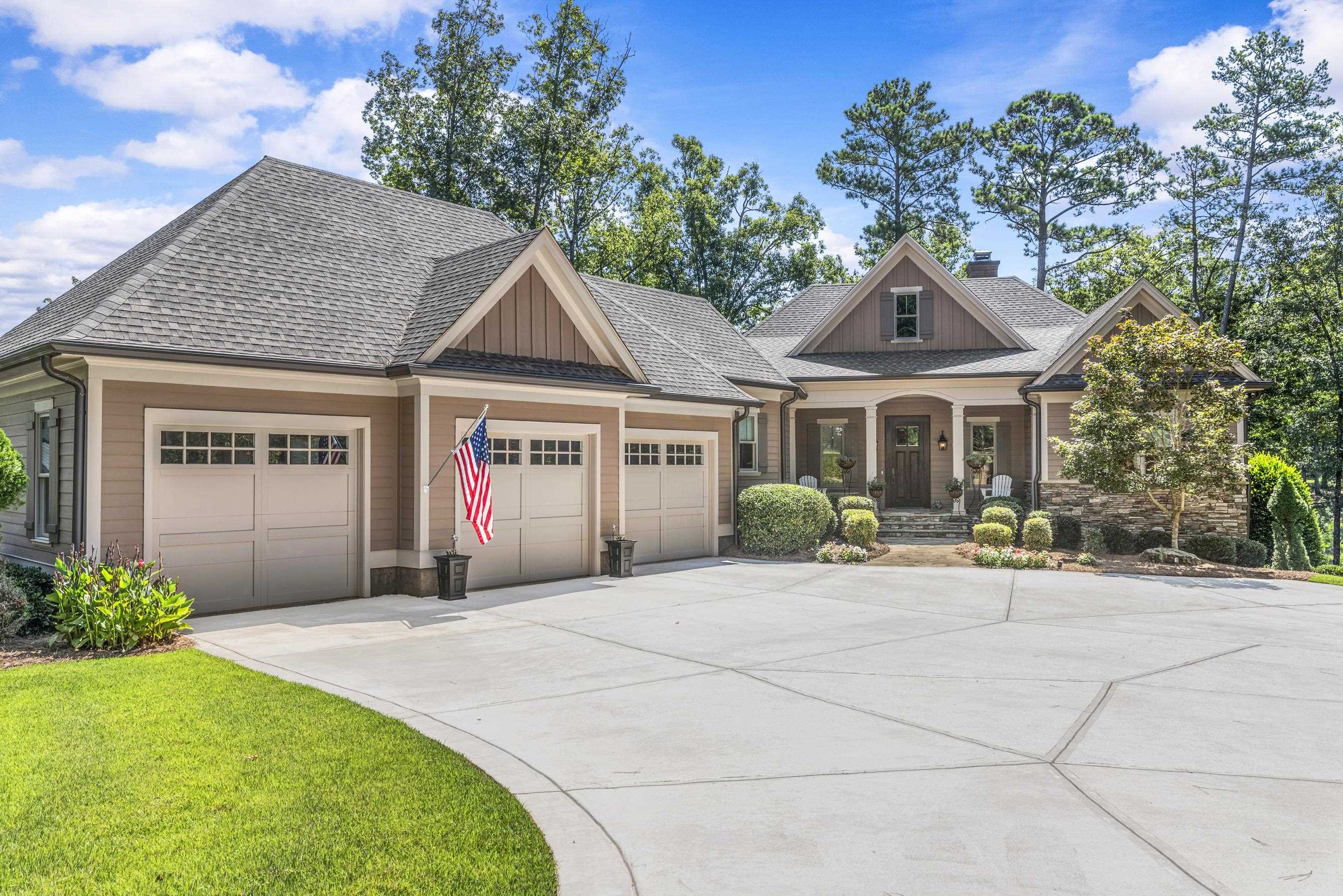 1081 ANGEL POND WEST image 1