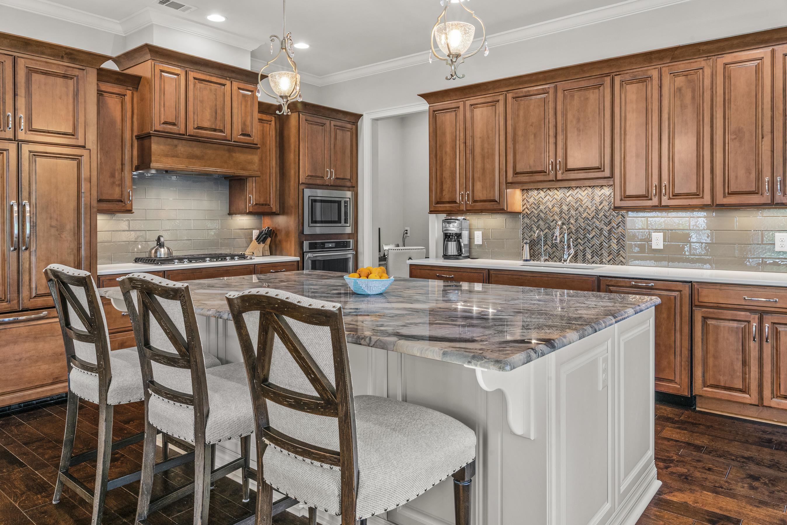 1081 ANGEL POND WEST image 16