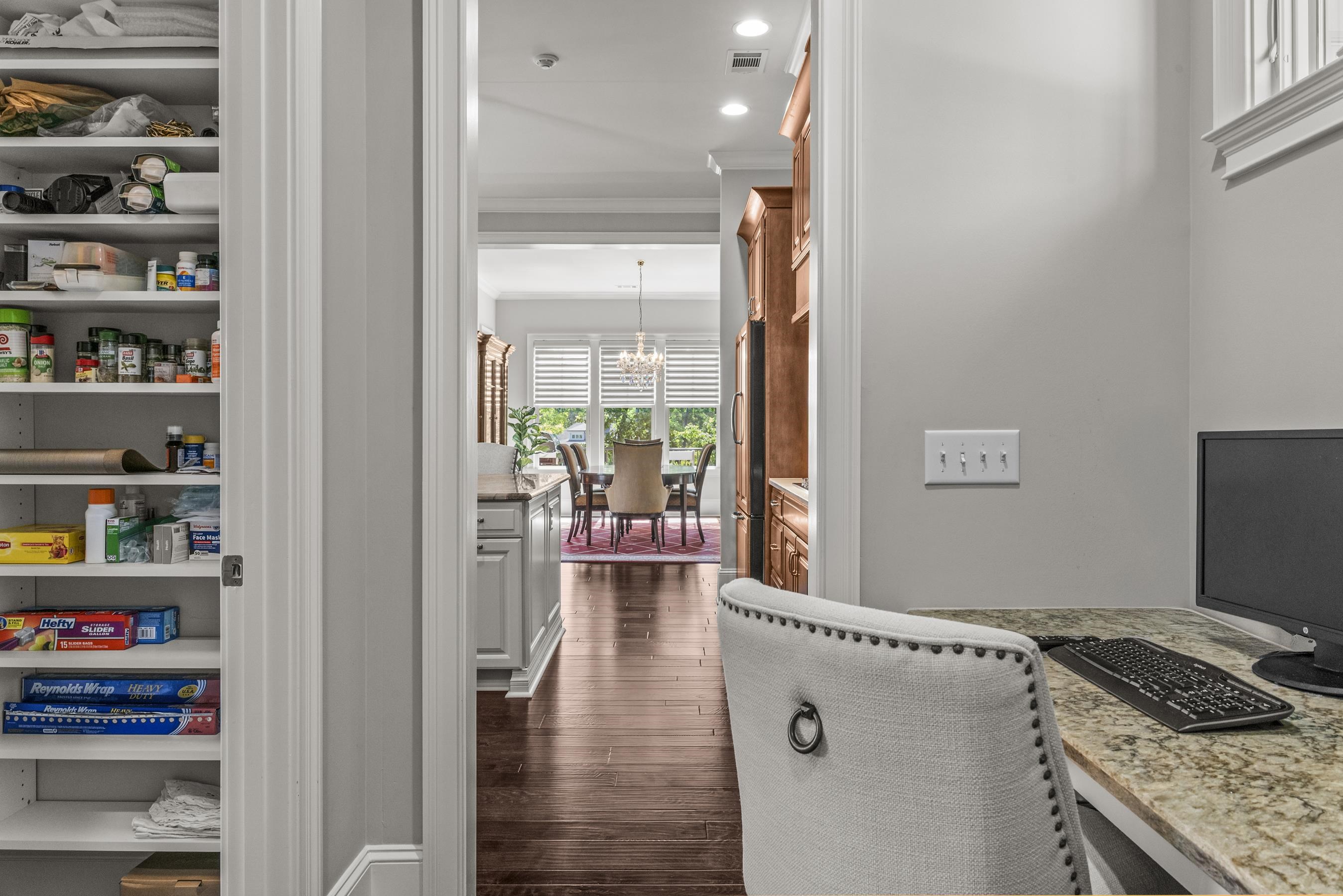 1081 ANGEL POND WEST image 24