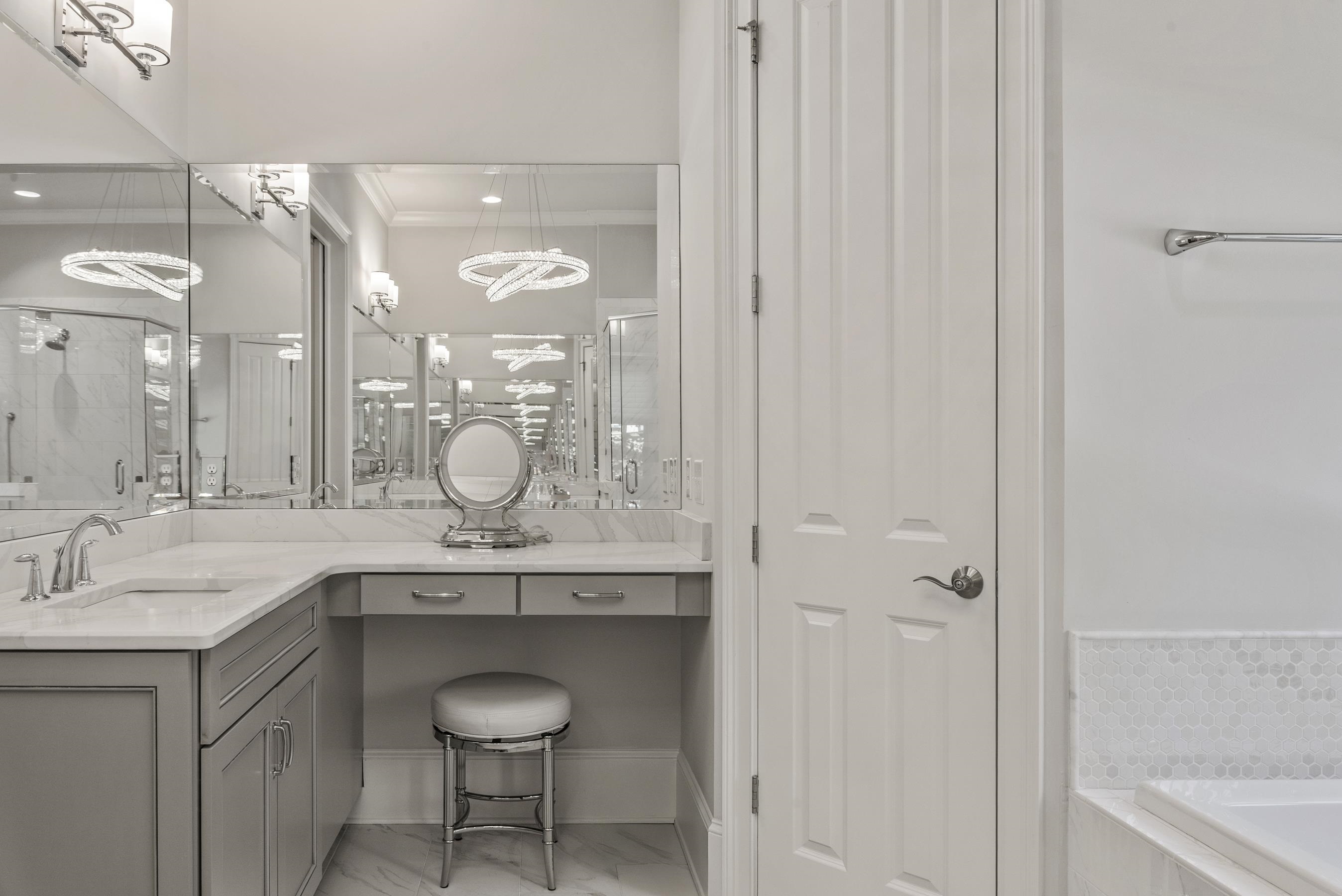 1081 ANGEL POND WEST image 32