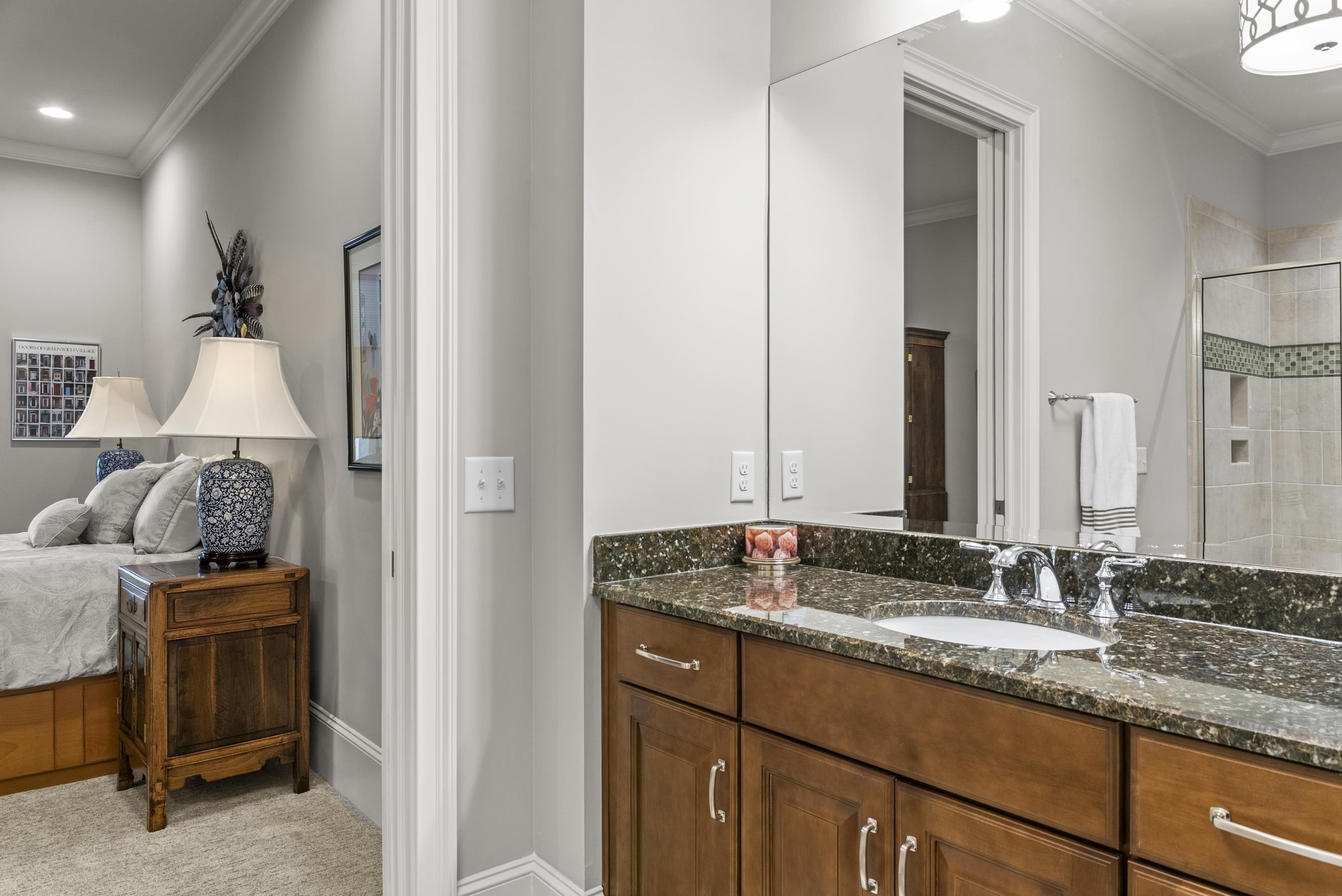 1081 ANGEL POND WEST image 44