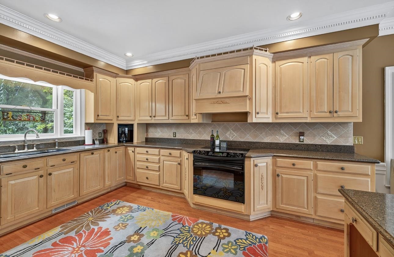 1241 CEDAR RIDGE image 3