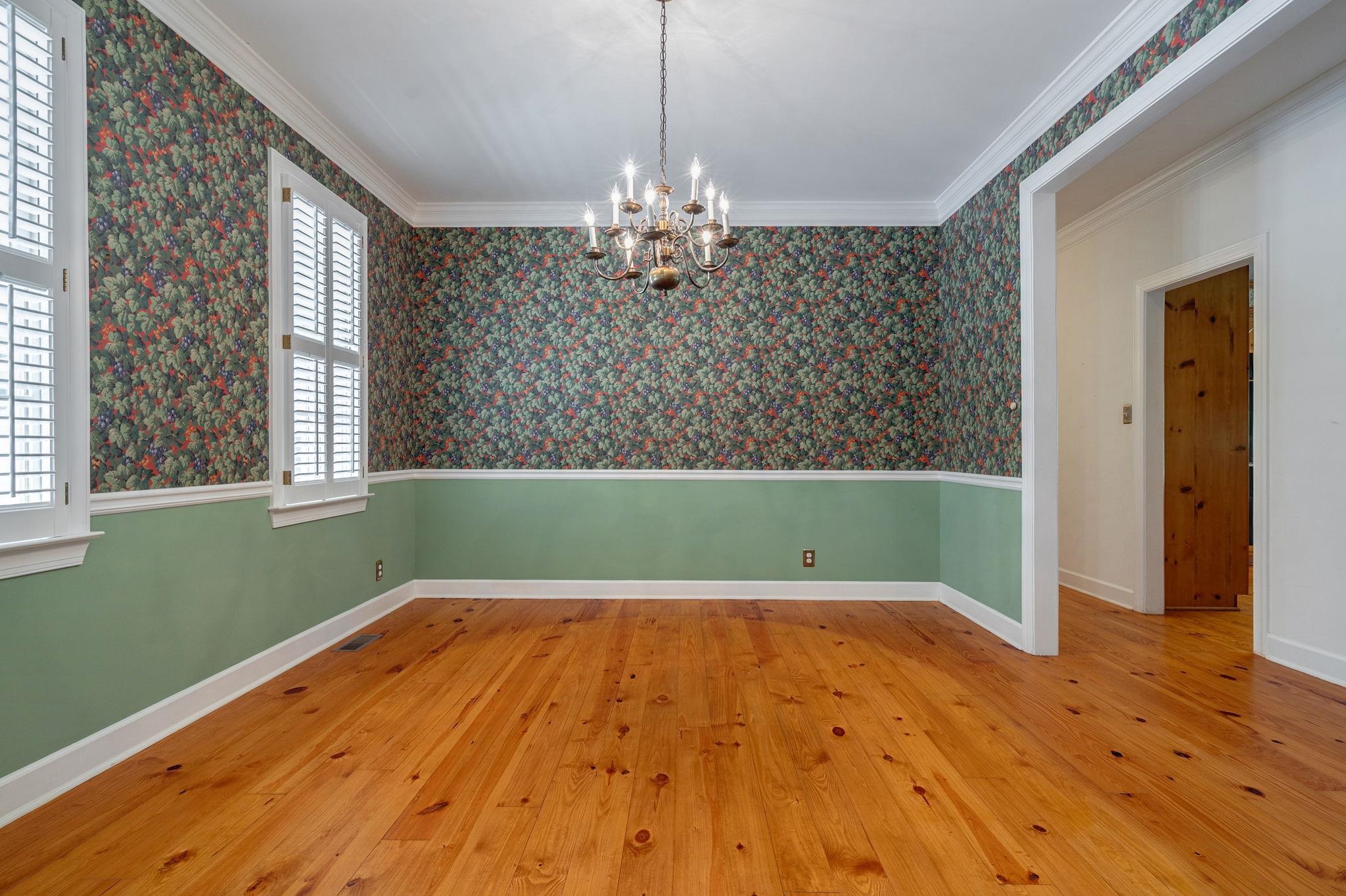 225 REYNOLDS DRIVE image 19