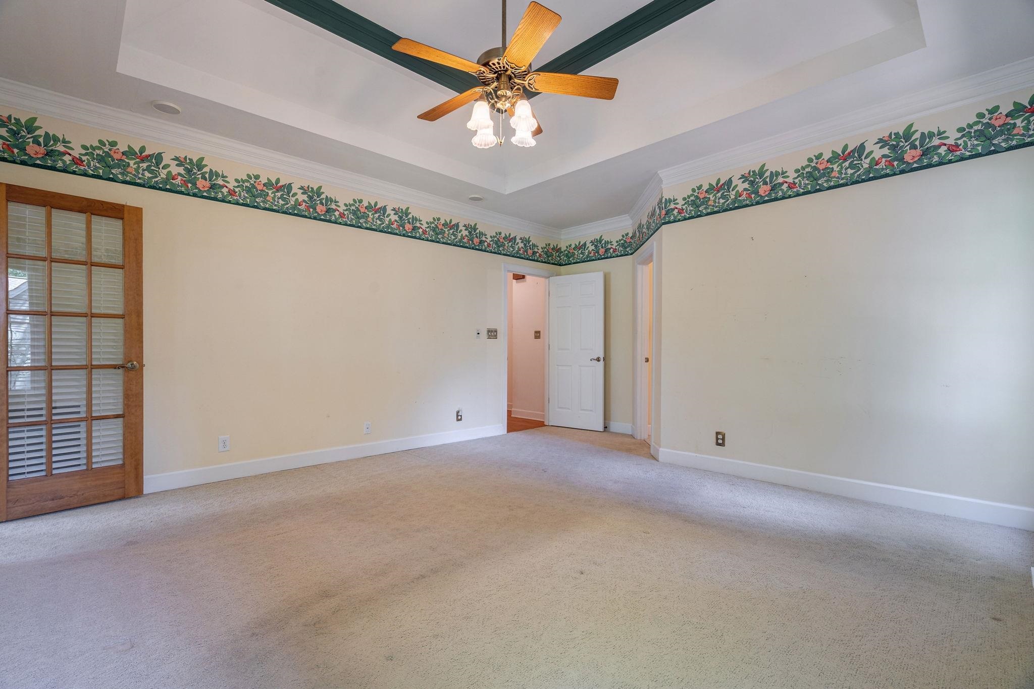 225 REYNOLDS DRIVE image 33