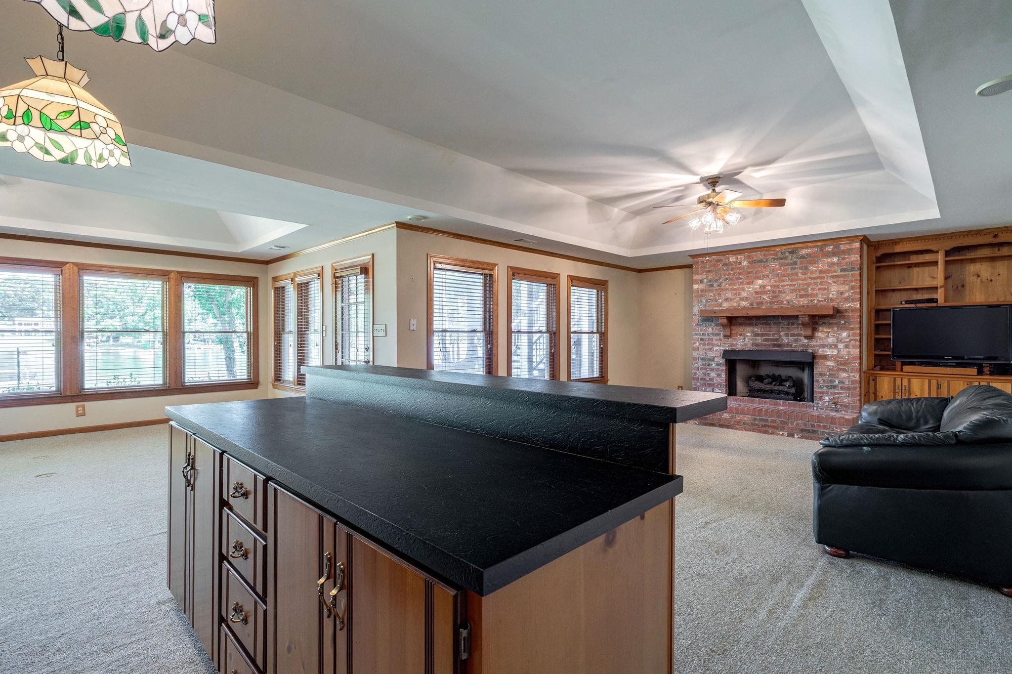 225 REYNOLDS DRIVE image 46