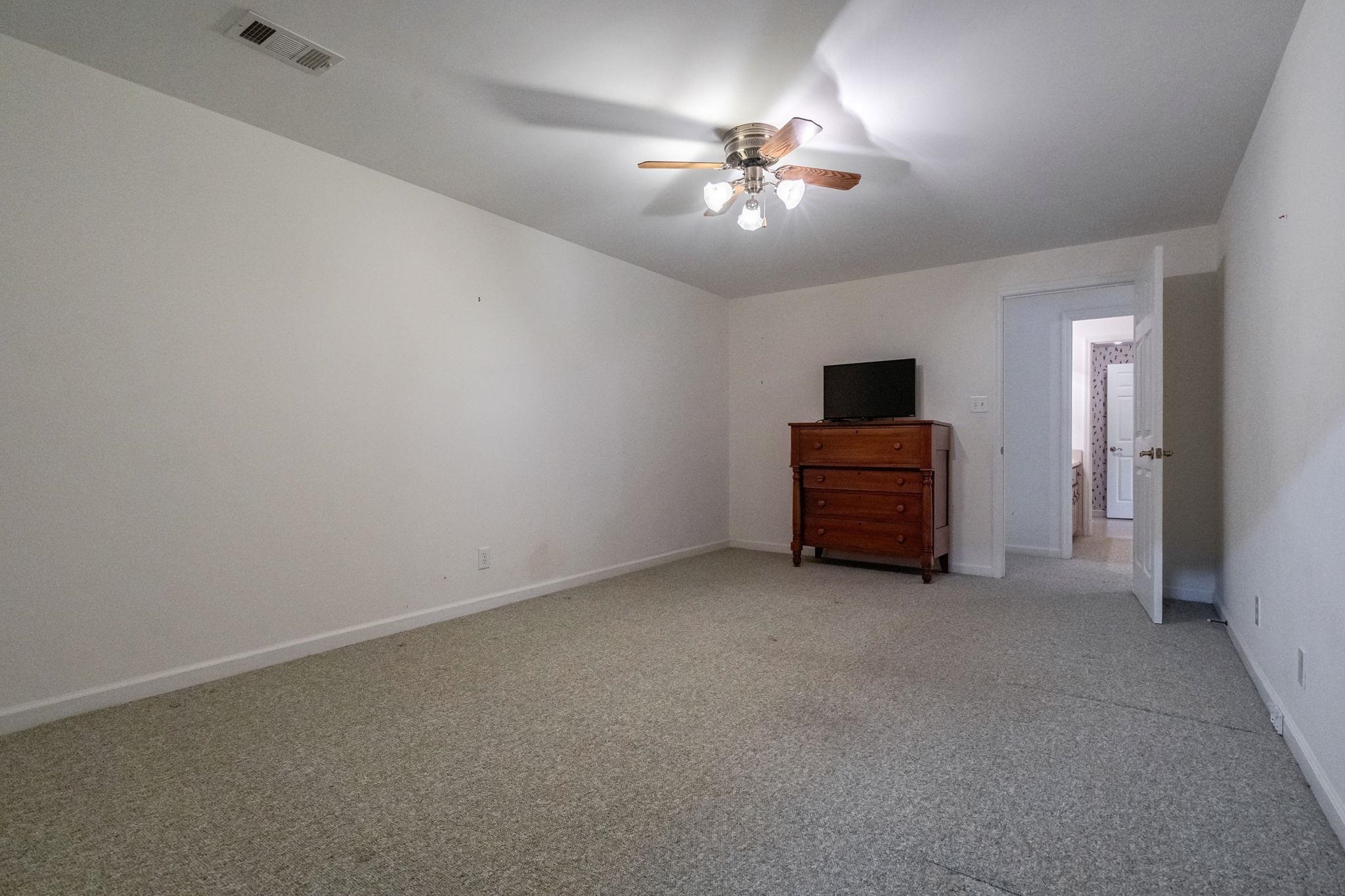 225 REYNOLDS DRIVE image 54