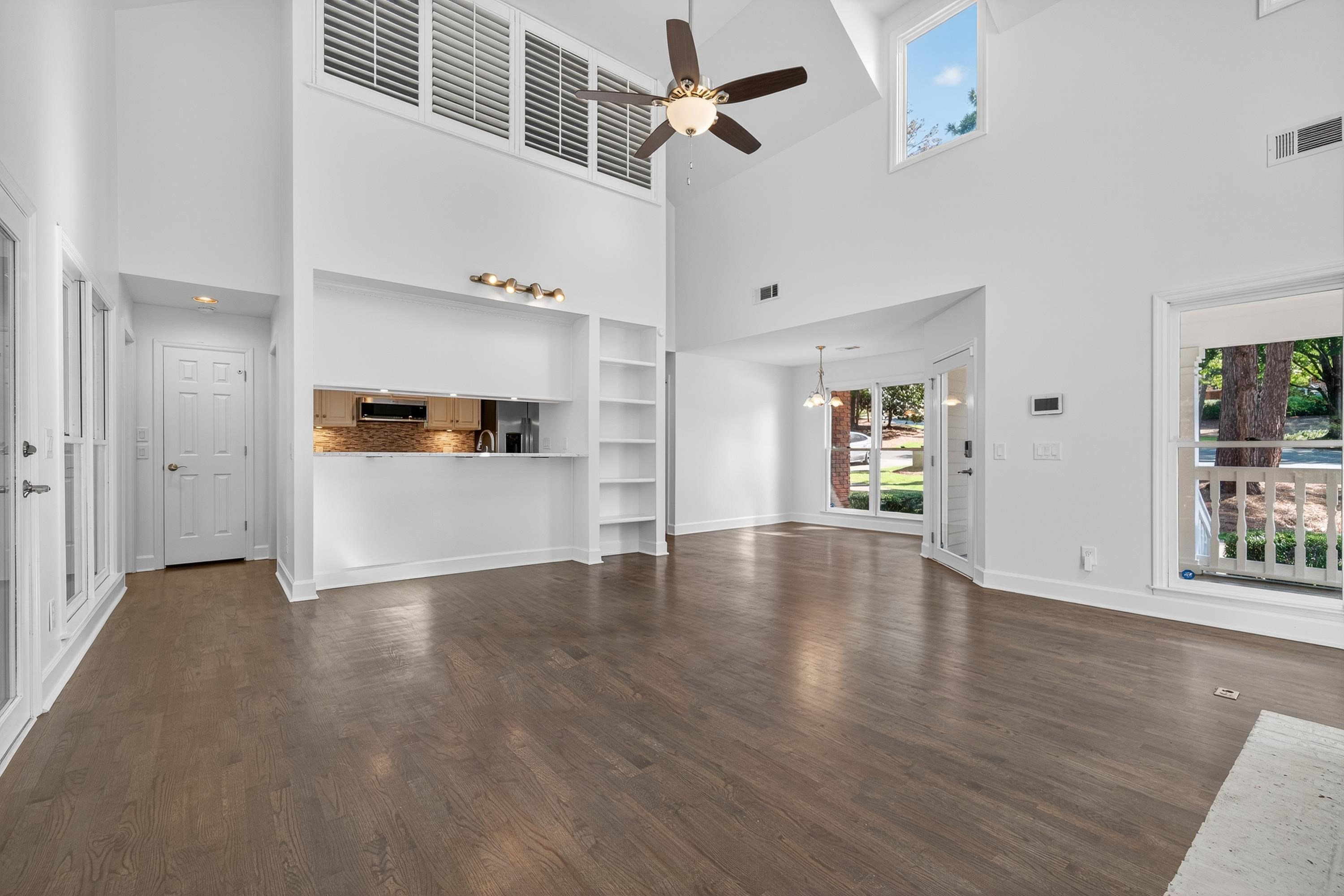 1073 CLUB HOUSE LANE image 12