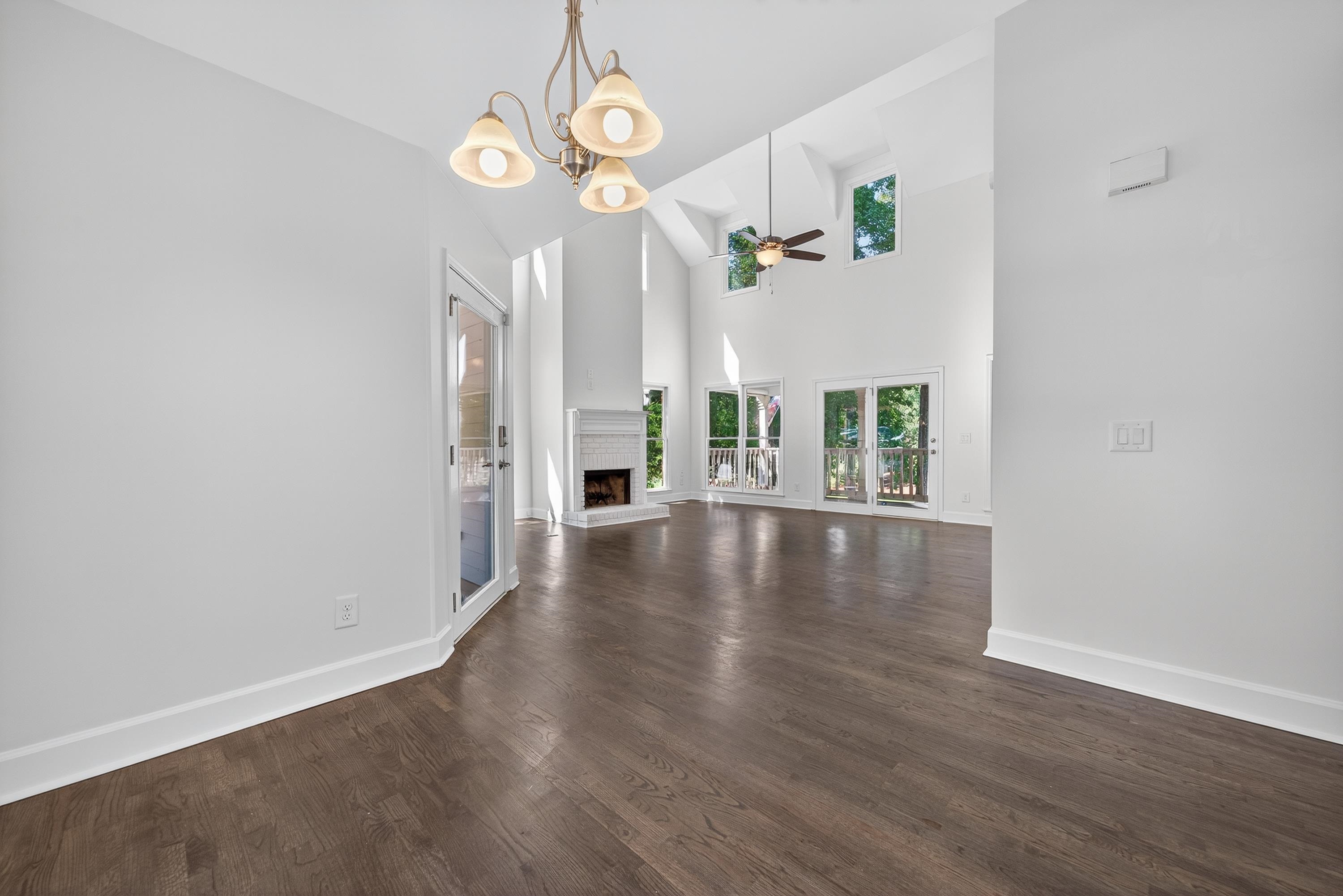 1073 CLUB HOUSE LANE image 13