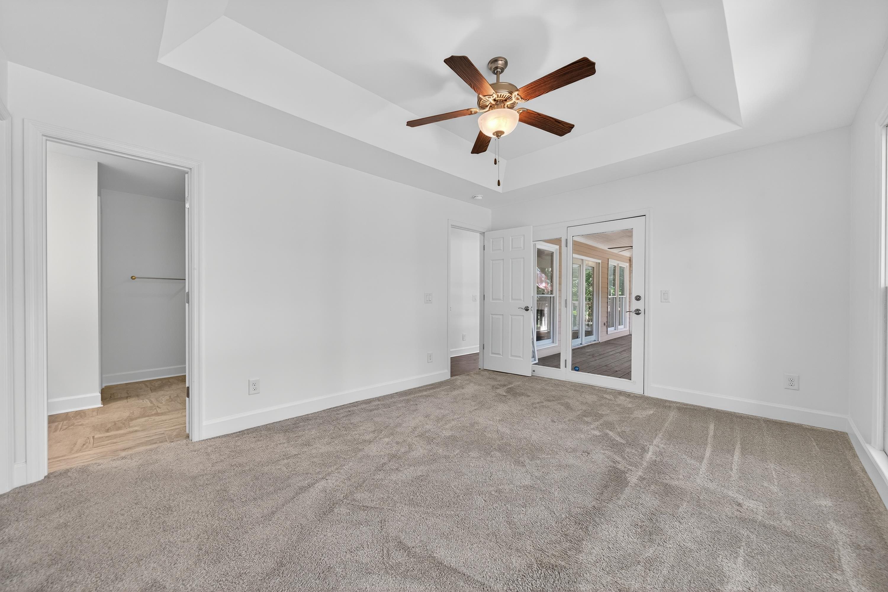 1073 CLUB HOUSE LANE image 21