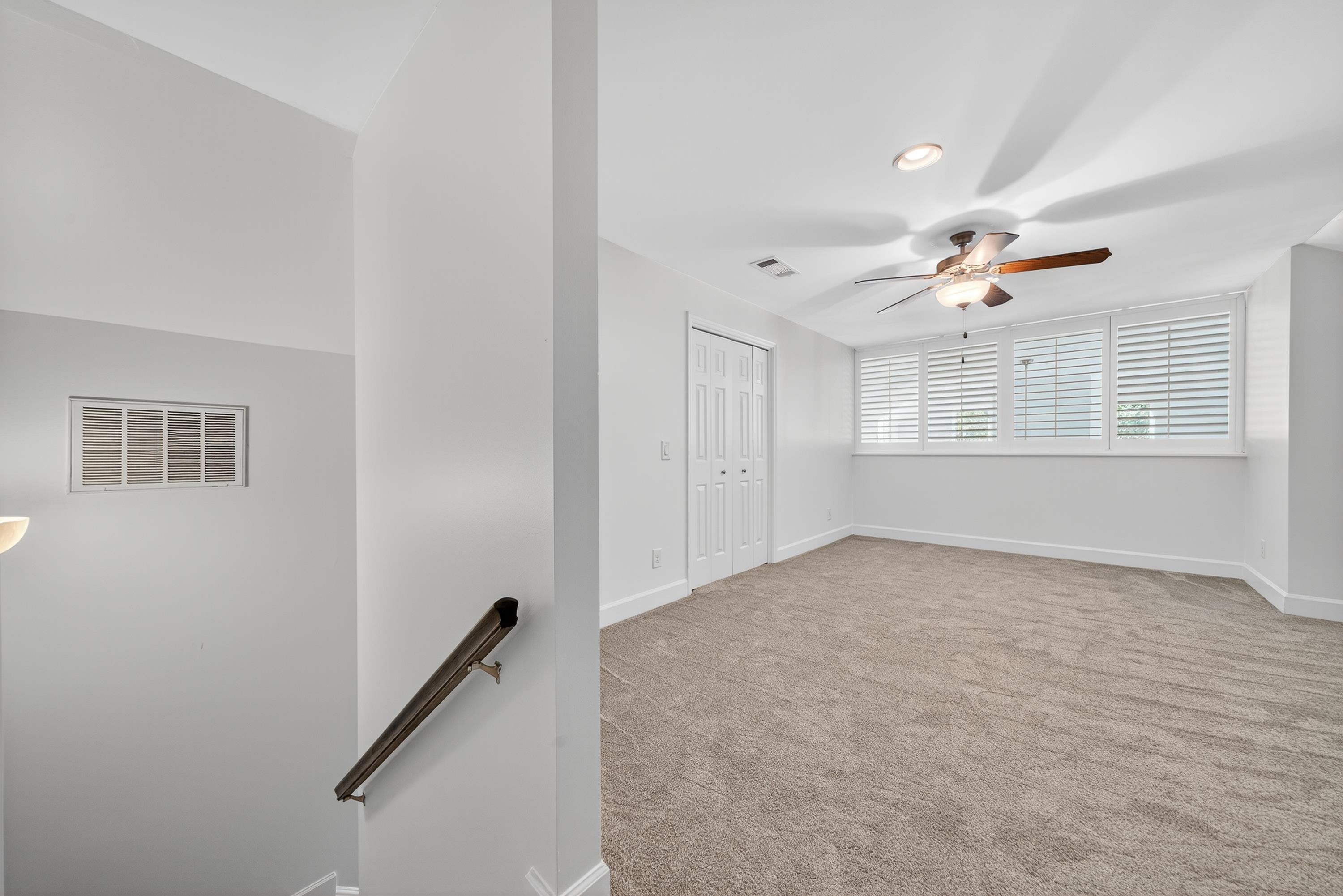 1073 CLUB HOUSE LANE image 27