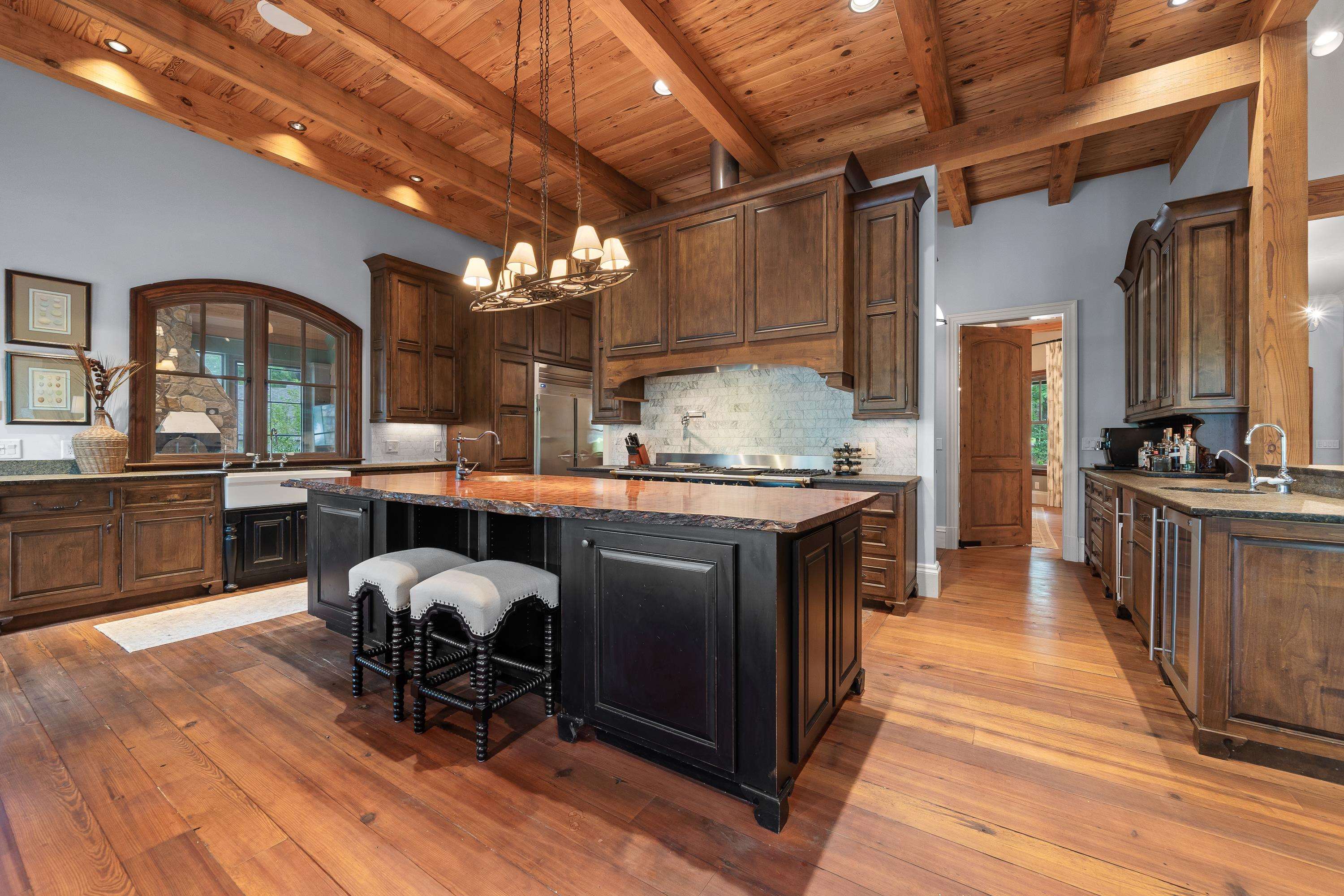 189 REYNOLDS DRIVE image 13