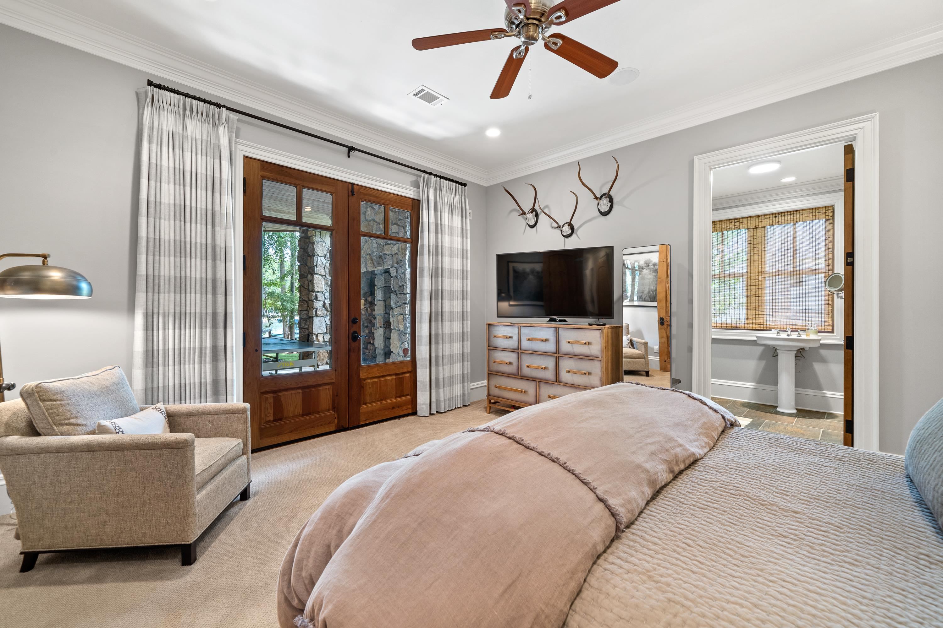 189 REYNOLDS DRIVE image 55